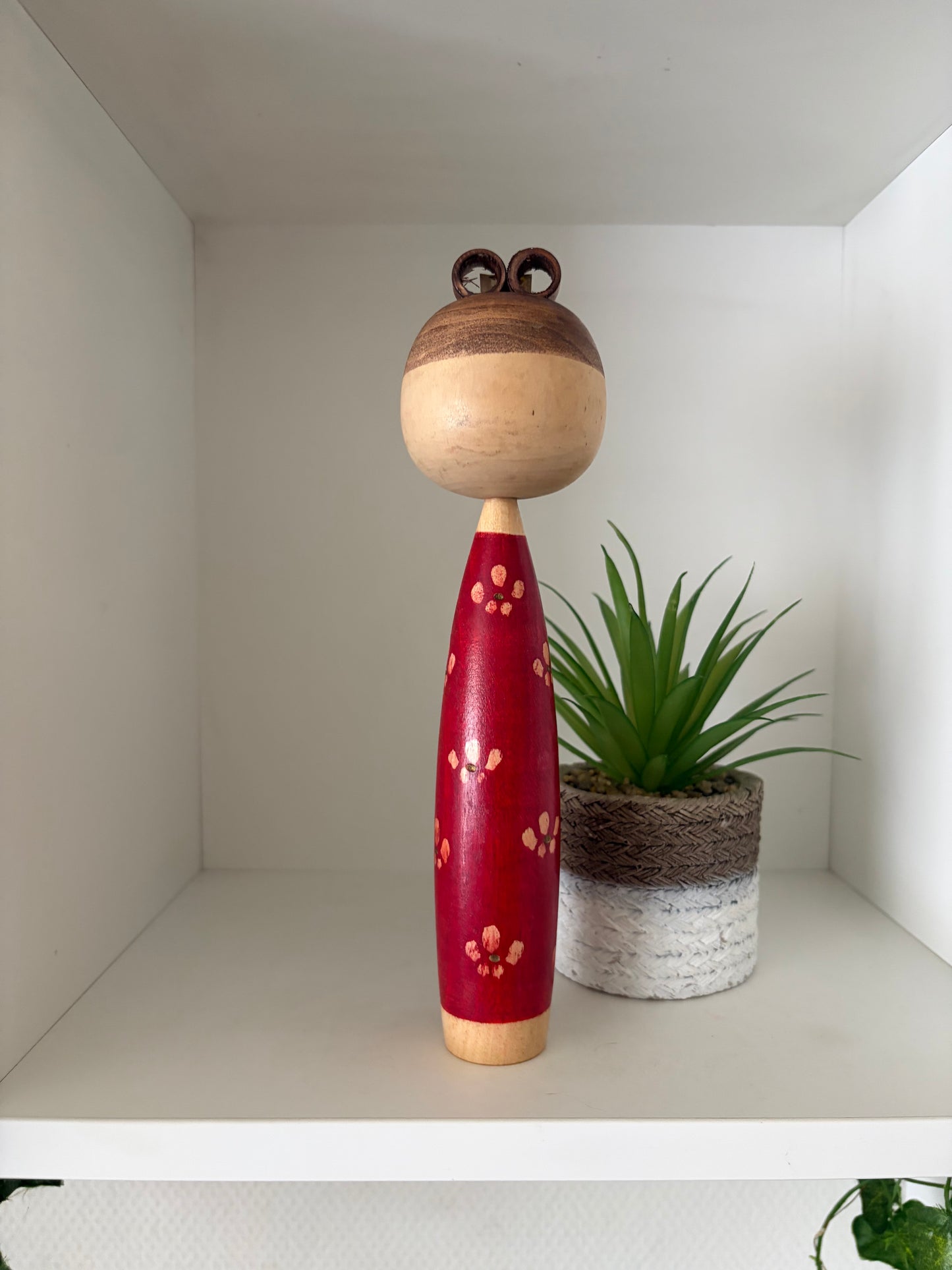 Rare vintage Sosaku kokeshi by Takahashi Hashime (1918-2002)