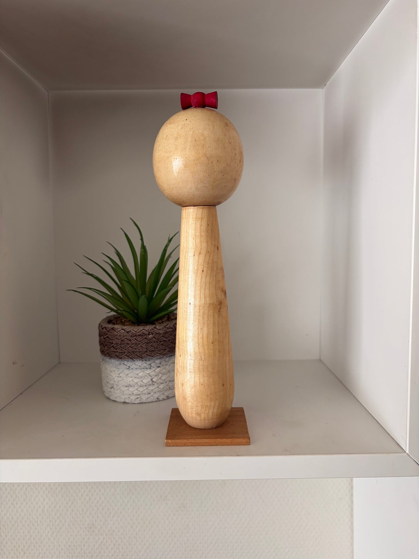 Vintage Sosaku kokeshi by Hogetsu Maruyama