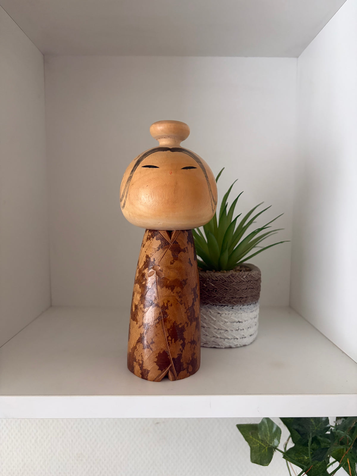 Rare vintage Sosaku kokeshi by Issetsu Kuribayashi (1924 - 2011)