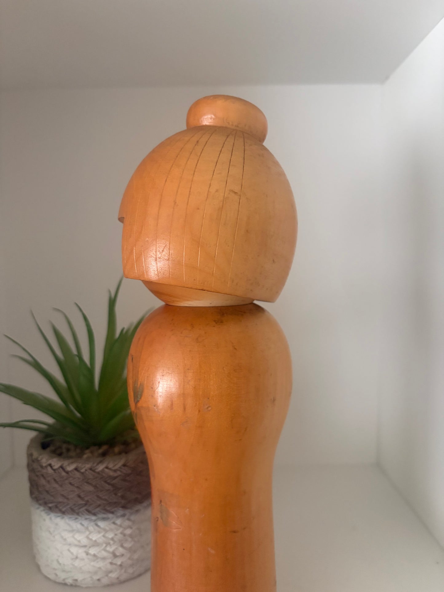Vintage Sosaku kokeshi by Kishi Sadao (1932-1998)