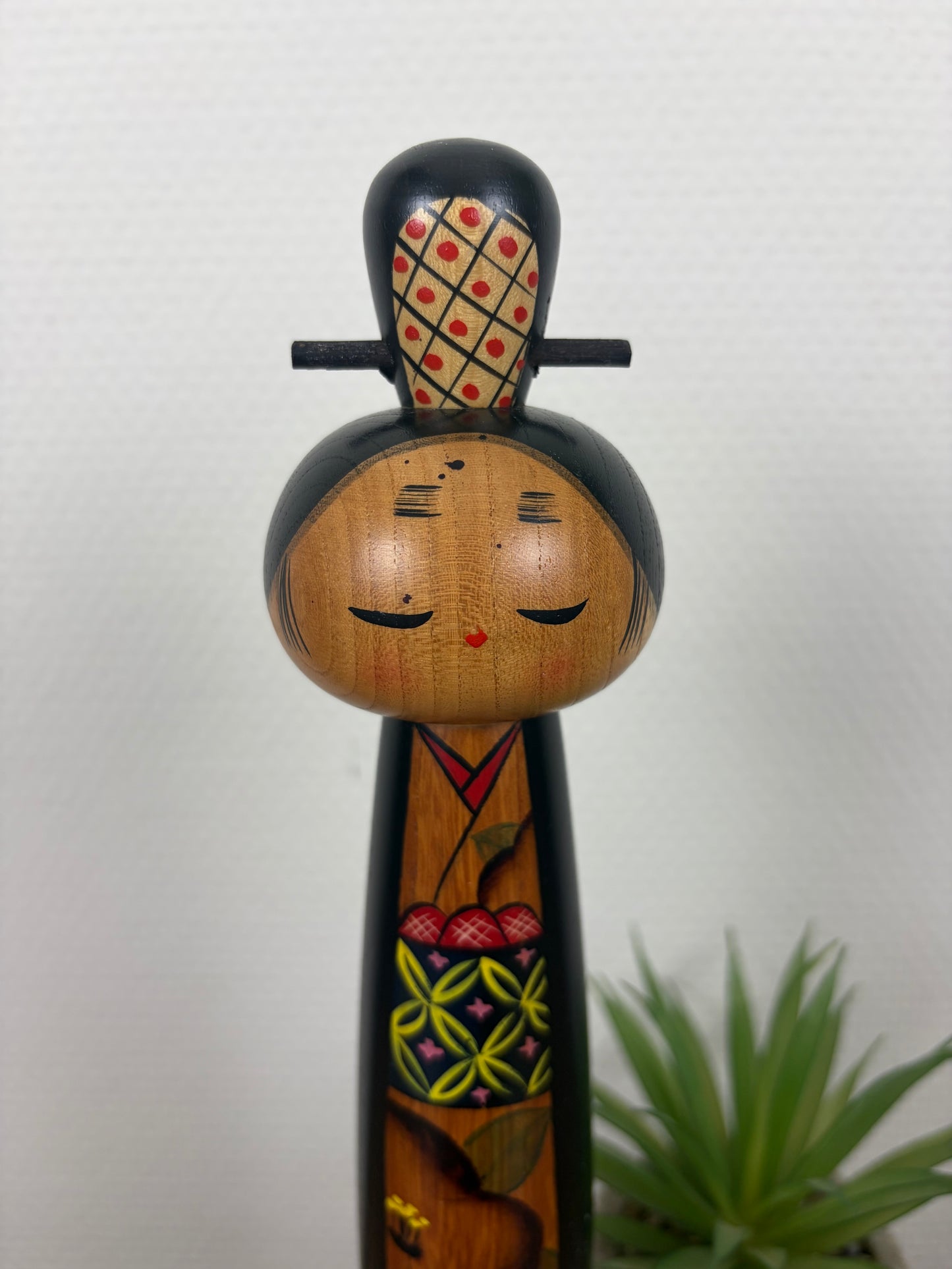 Rare vintage Gumma kokeshi by Kazuo Takamizawa (1927-)
