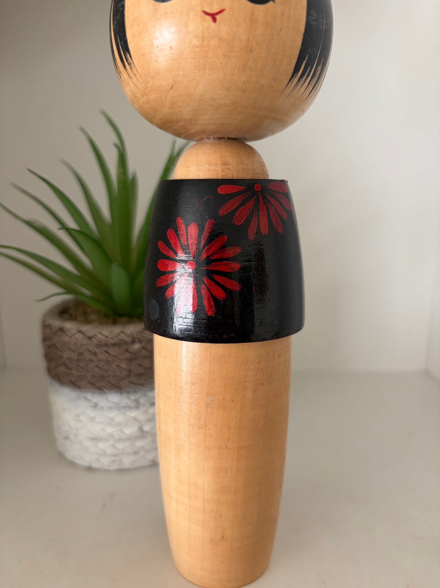 Lovely vintage Sosaku kokeshi by Fujiko