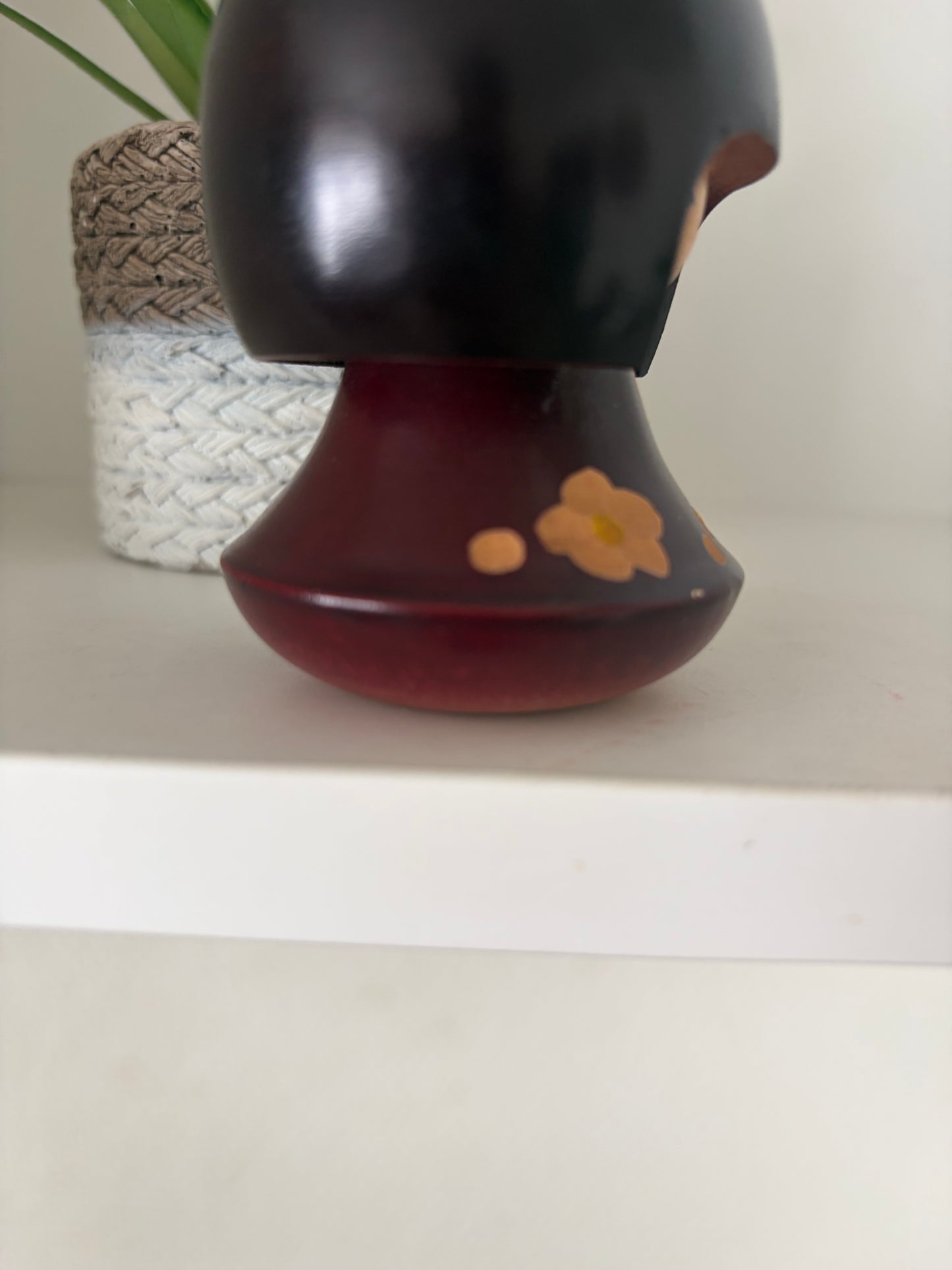 Vintage Sosaku kokeshi by Aoki Ryoka (1931-)