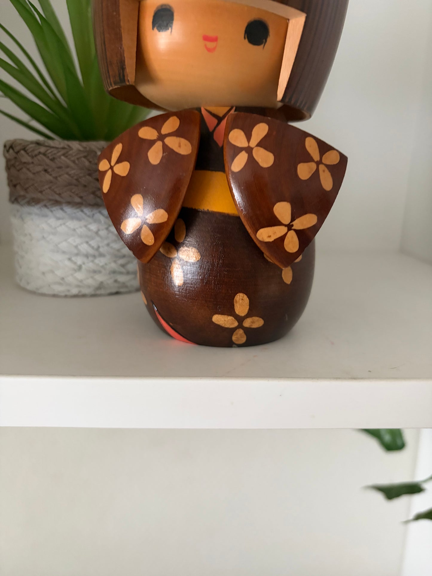 Lovely vintage Sosaku kokeshi by Ishida Tomio