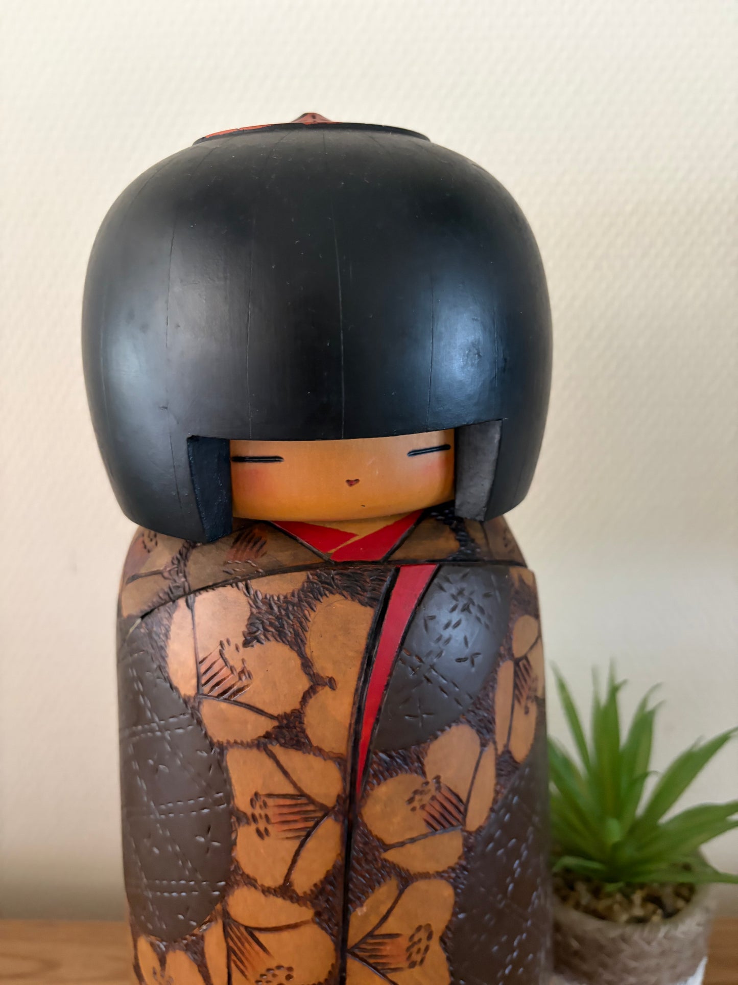 Rare vintage Gumma kokeshi by Inosuke Kobayashi (1931-)