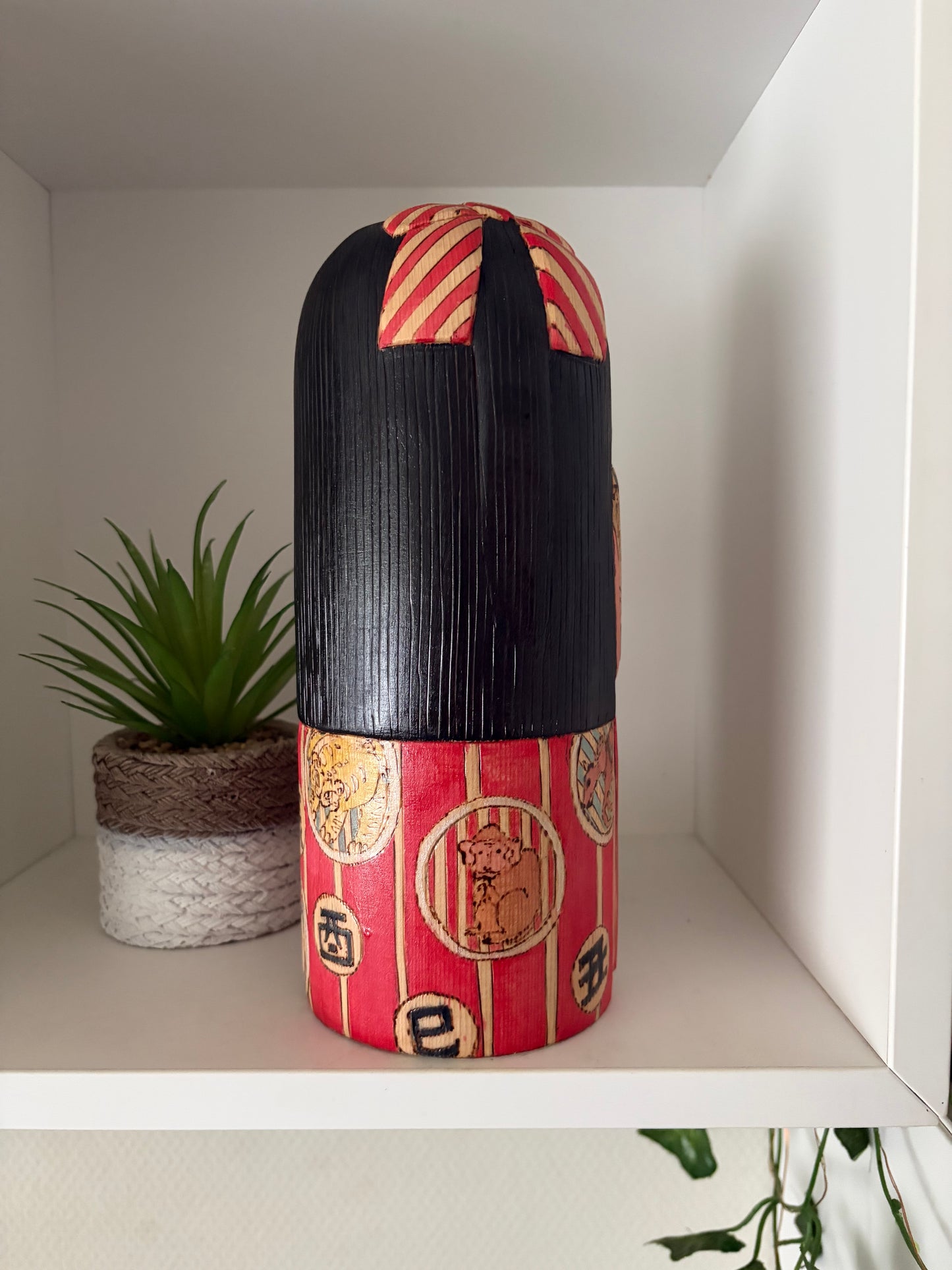 Unique Modern Sosaku kokeshi by Yuko Yamazaki - With box