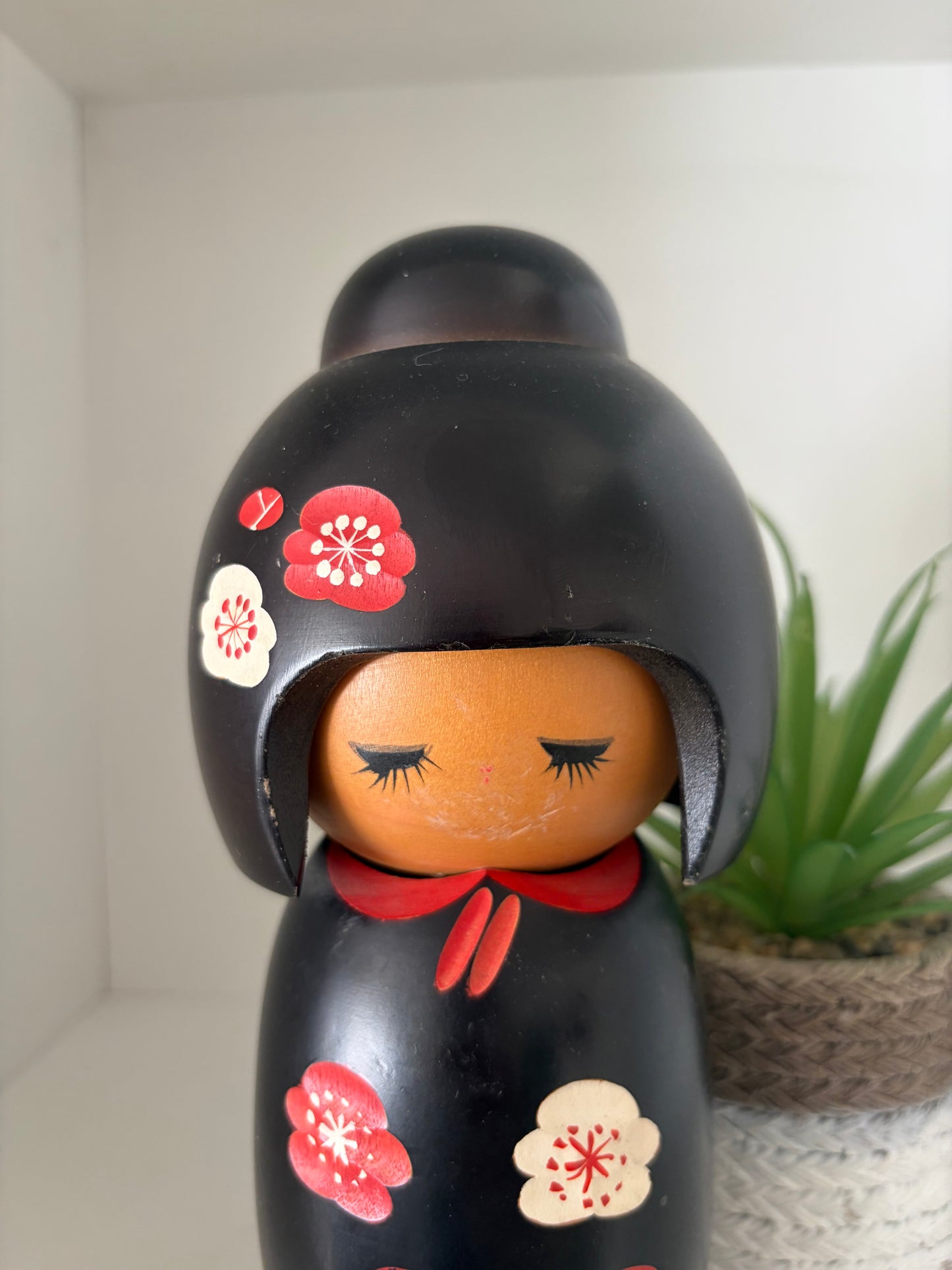 Vintage Sosaku kokeshi by Hajime Miyashita (1940-)