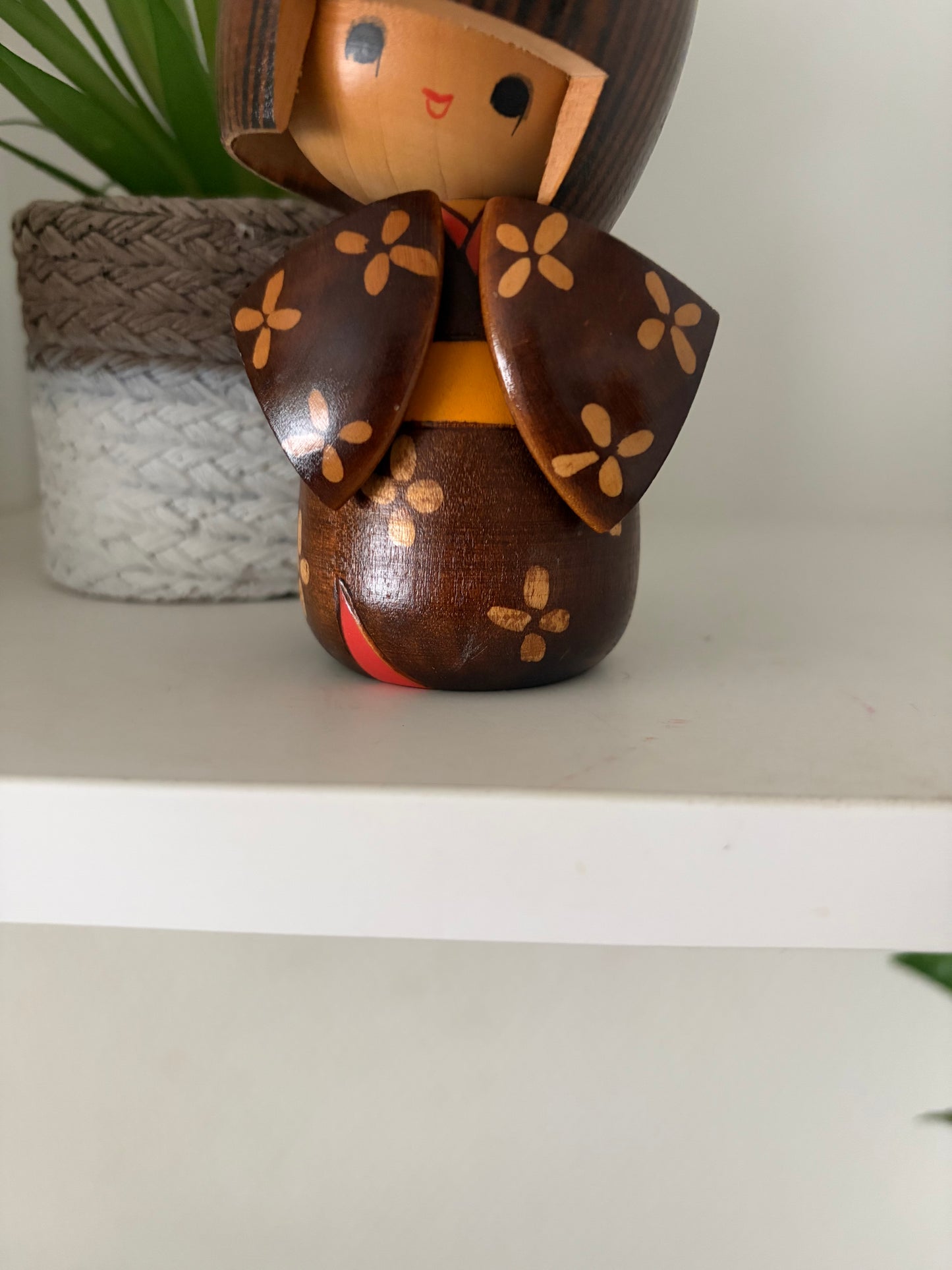 Lovely vintage Sosaku kokeshi by Ishida Tomio
