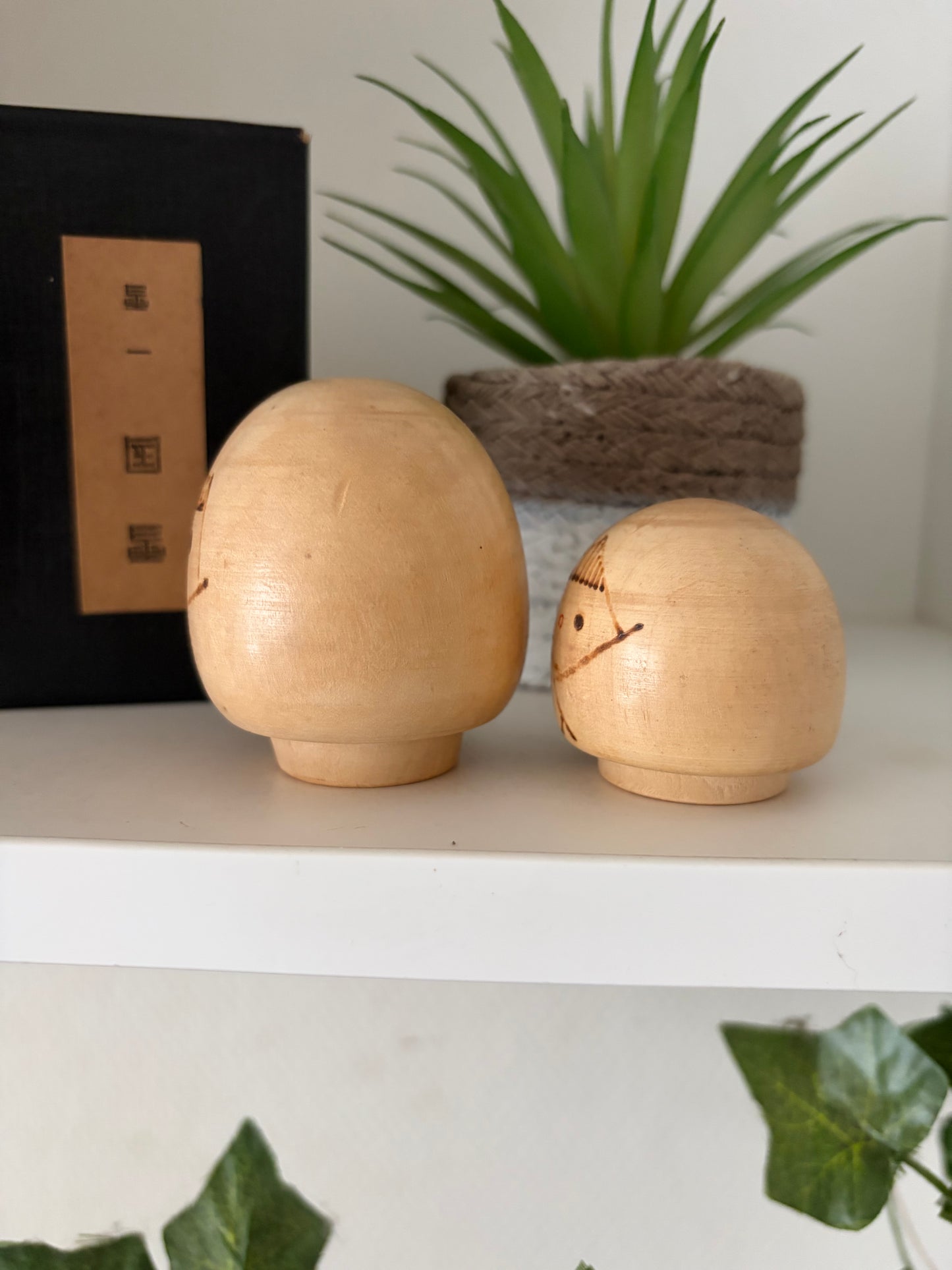 Vintage Sosaku kokeshi by Issetsu Kuribayashi (1924-2011)