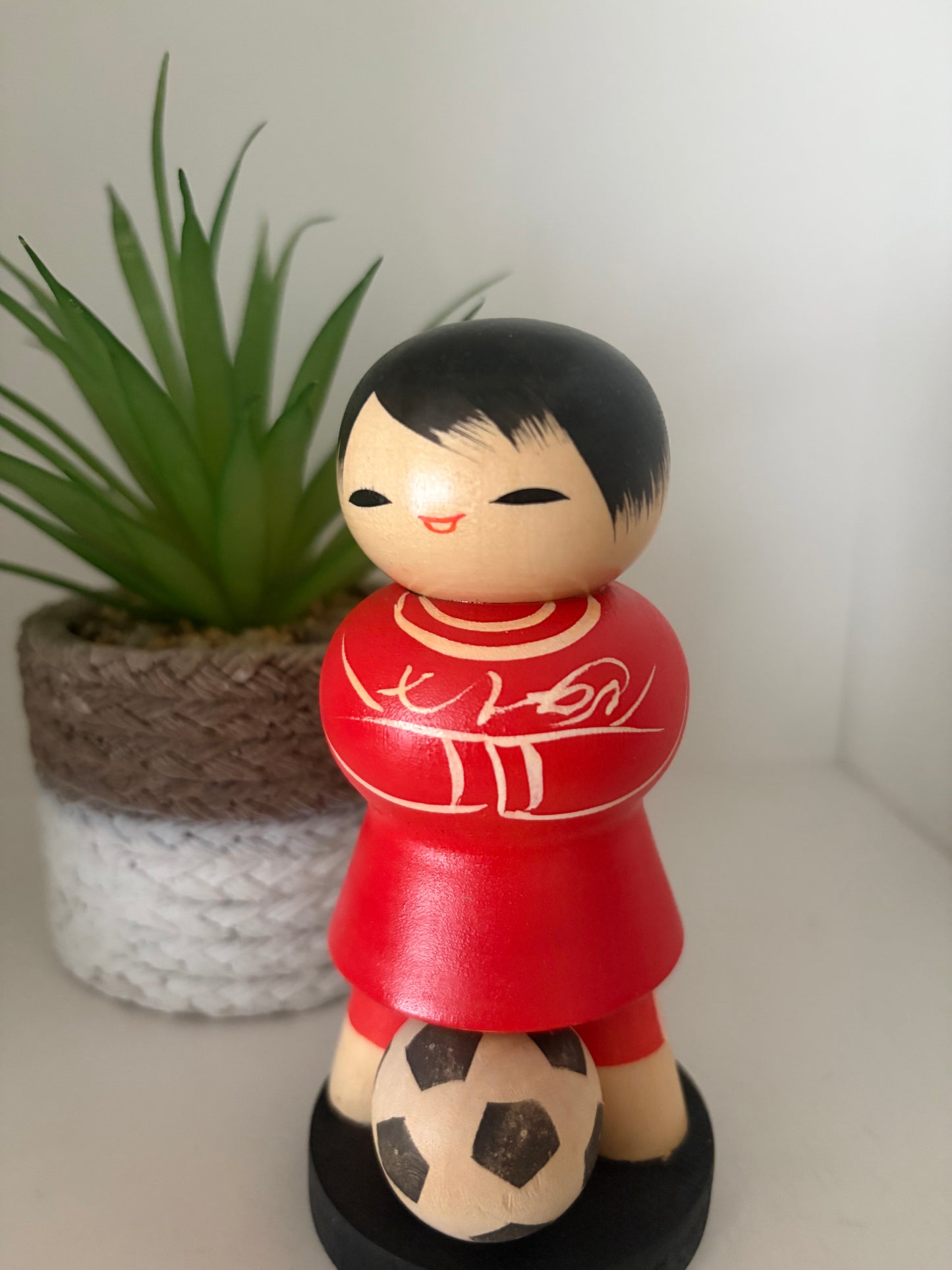 Vintage Sosaku kokeshi by Aoki Ryoka (1931-)
