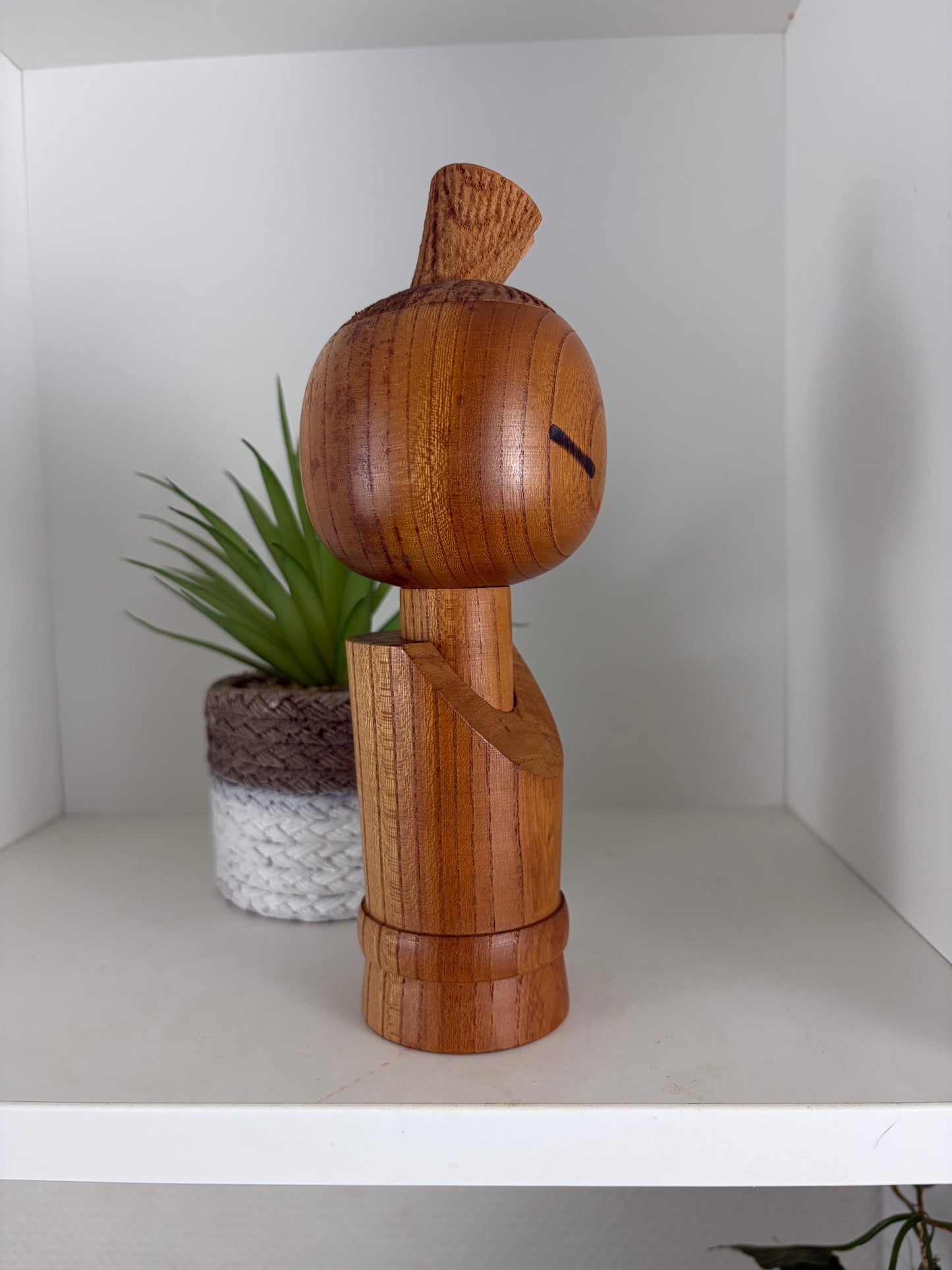 Rare vintage Sosaku kokeshi by Aida Seiho (Harumine) (1926-1998)