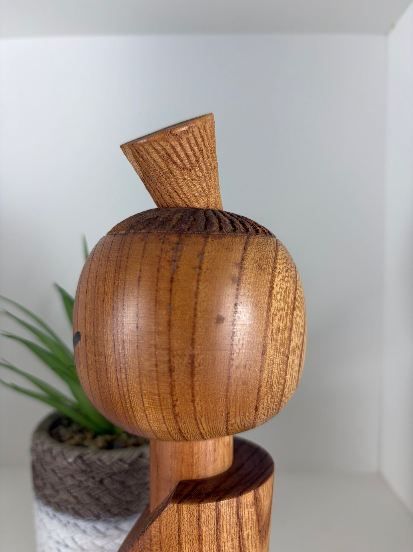 Rare vintage Sosaku kokeshi by Aida Seiho (Harumine) (1926-1998)