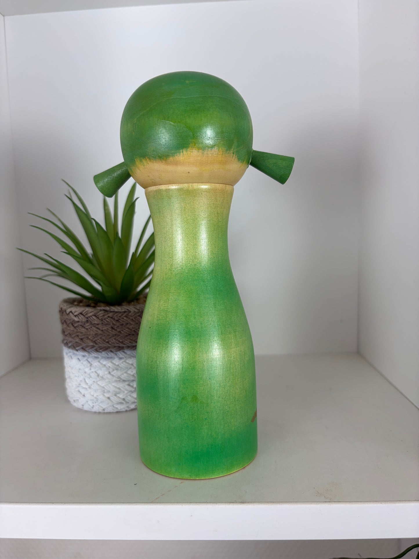 Beautiful Sosaku kokeshi by Aoki Ryoka (1931-)