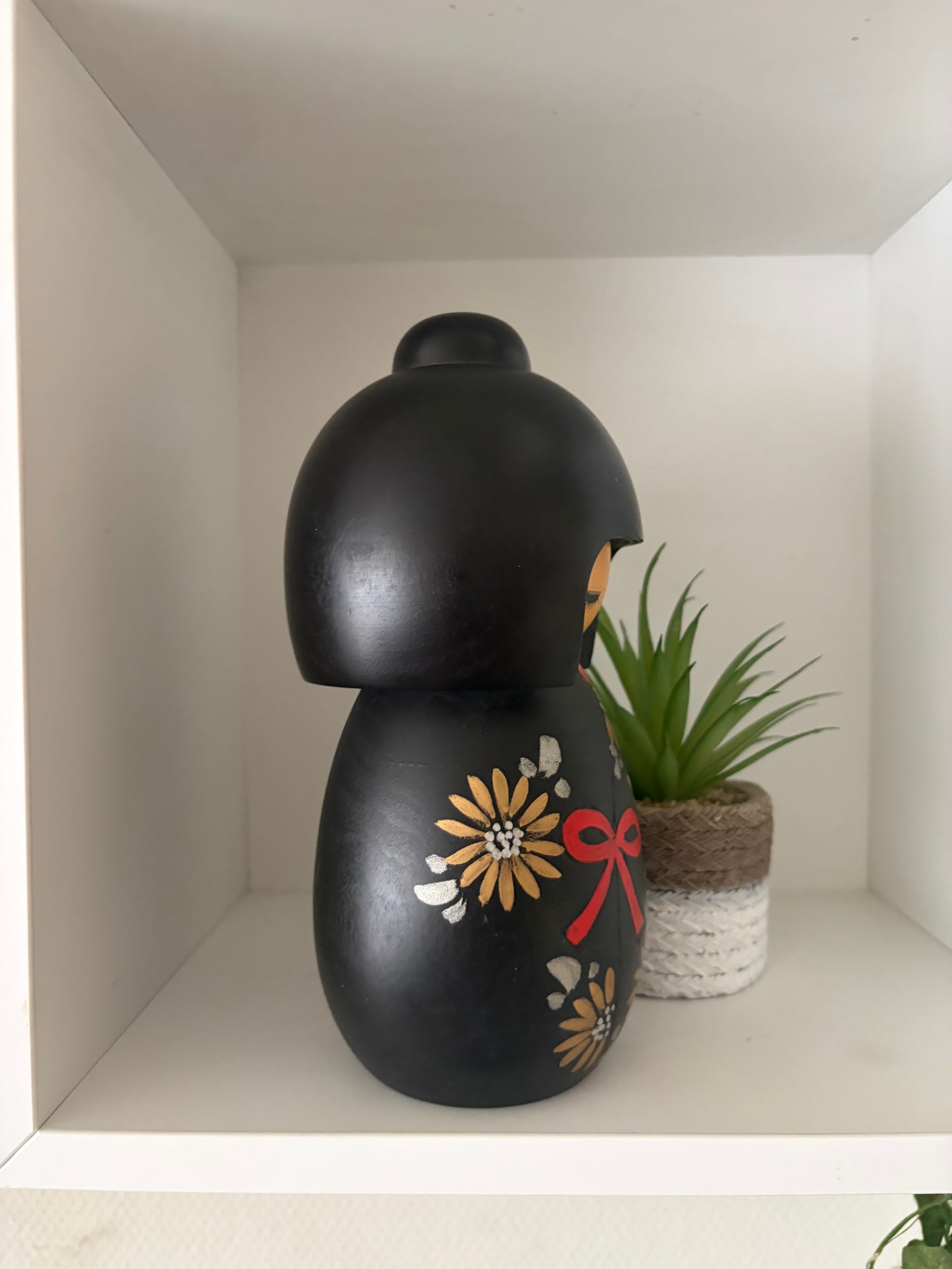 Vintage Chunky Gumma kokeshi by Hajime Miyashita (1940-)