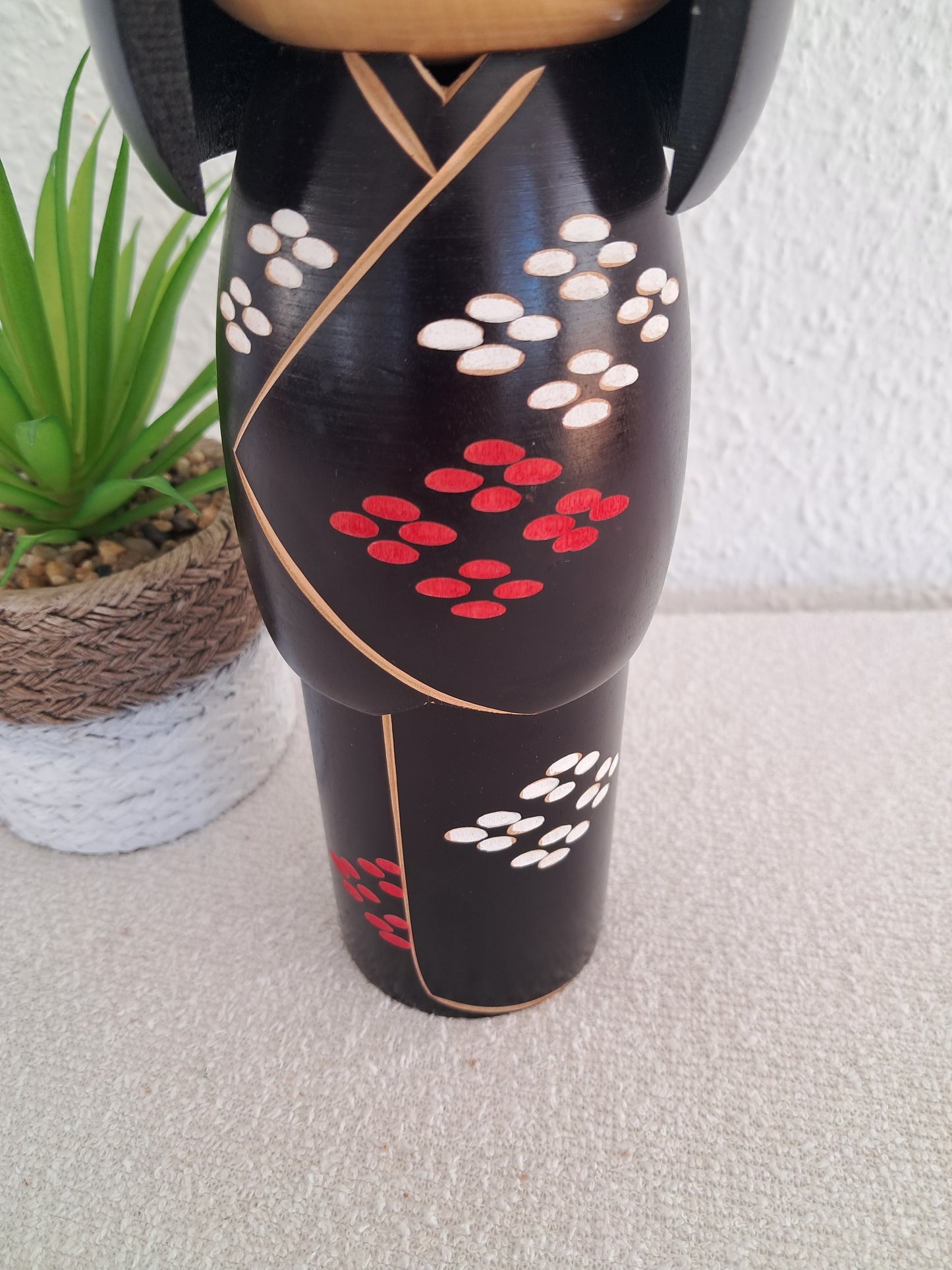 Vintage Japanese Sosaku kokeshi doll made by master Hajime Miyashita (1940-)