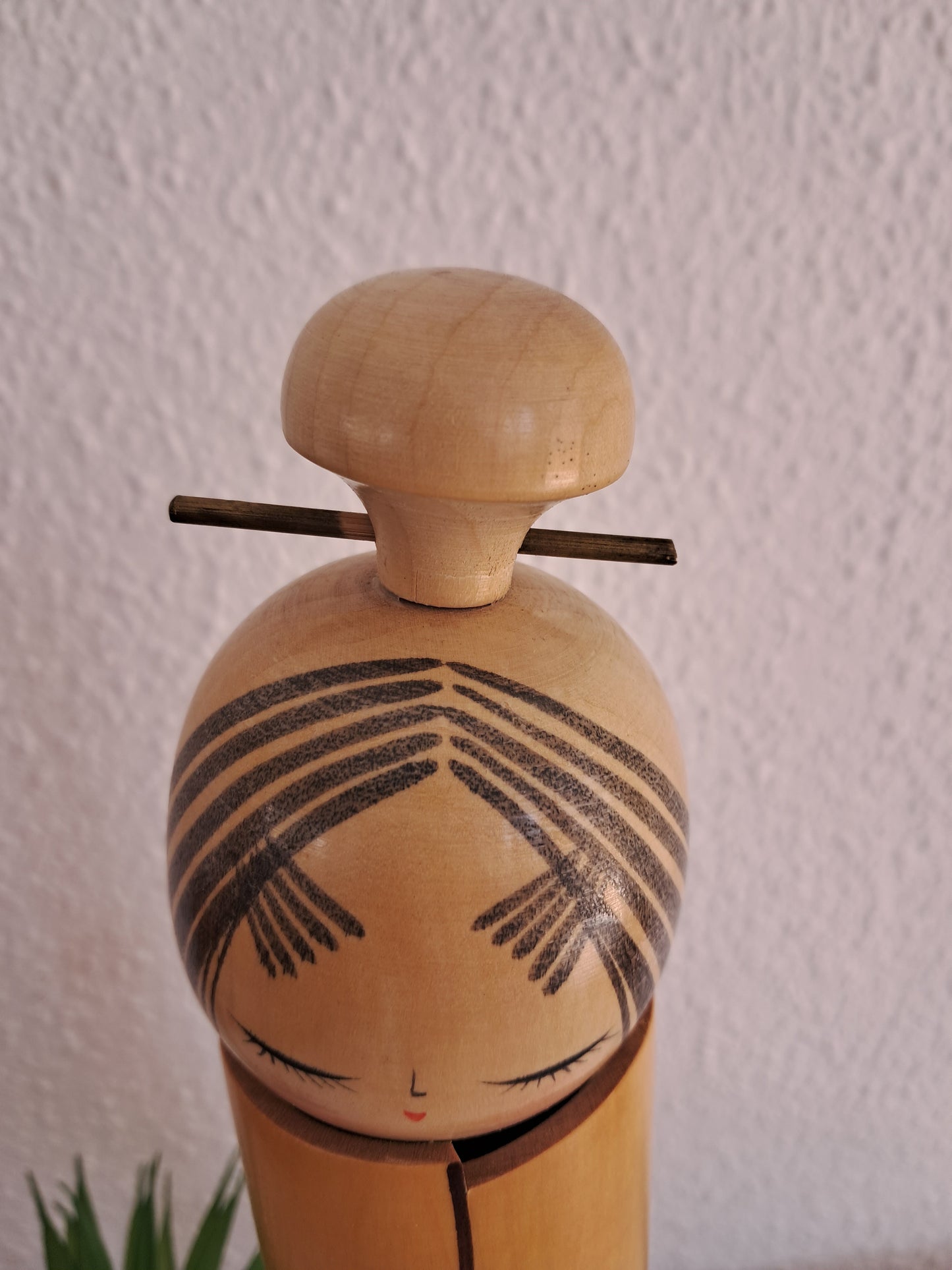 Exclusive elegant XL Sosaku Kokeshi By Sato Suigai (1920- )