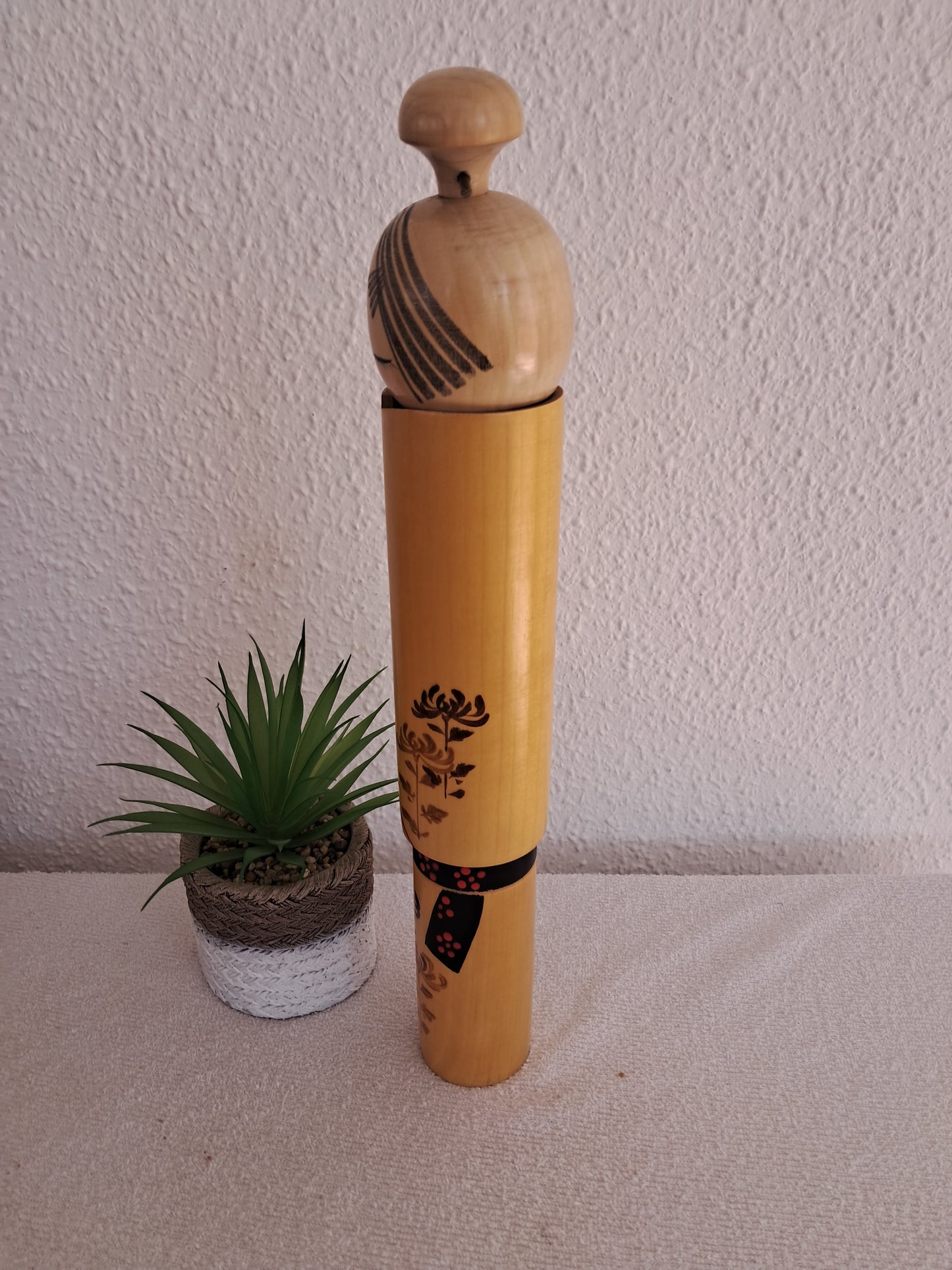 Exclusive elegant XL Sosaku Kokeshi By Sato Suigai (1920- )