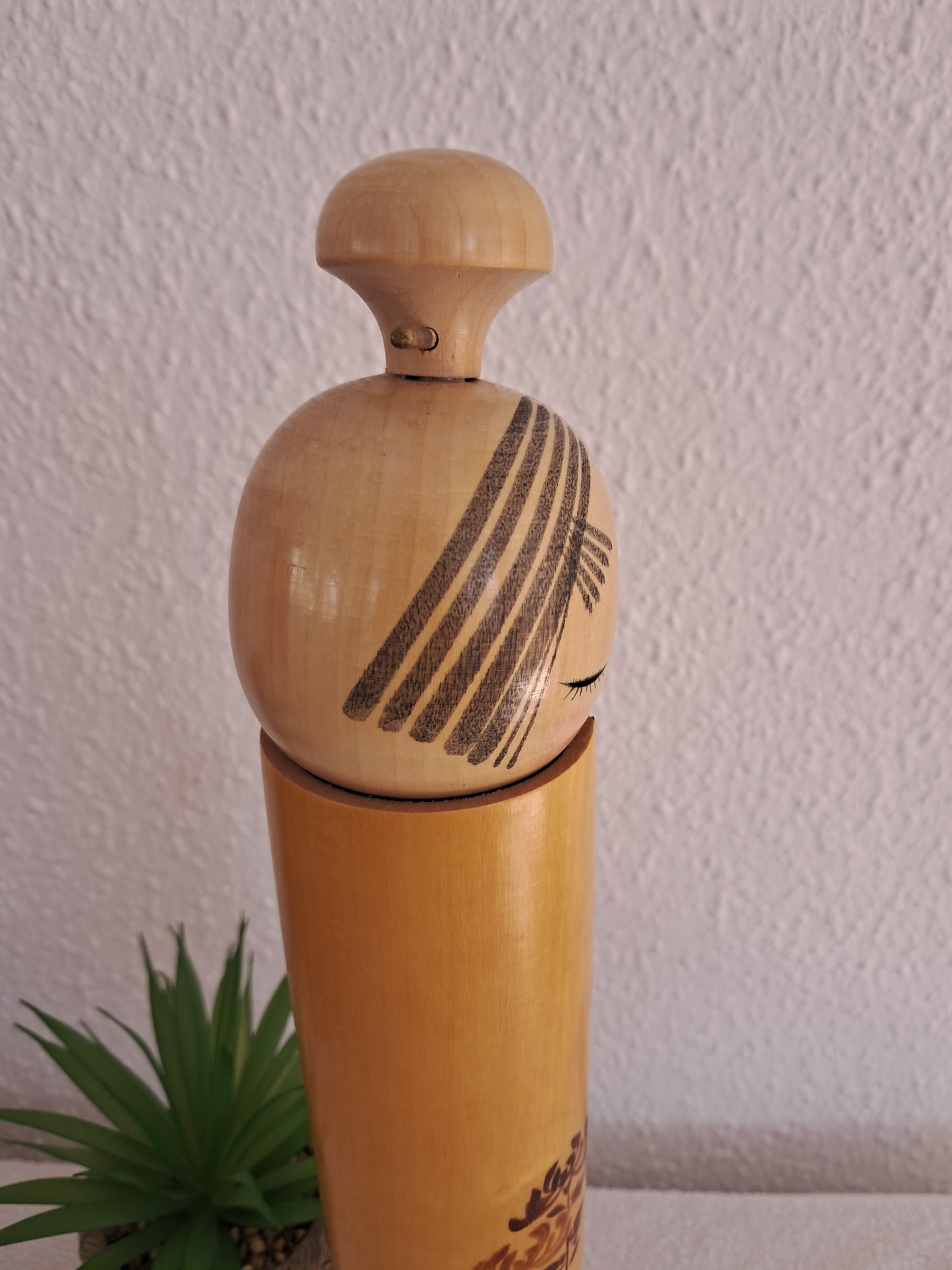 Exclusive elegant XL Sosaku Kokeshi By Sato Suigai (1920- )