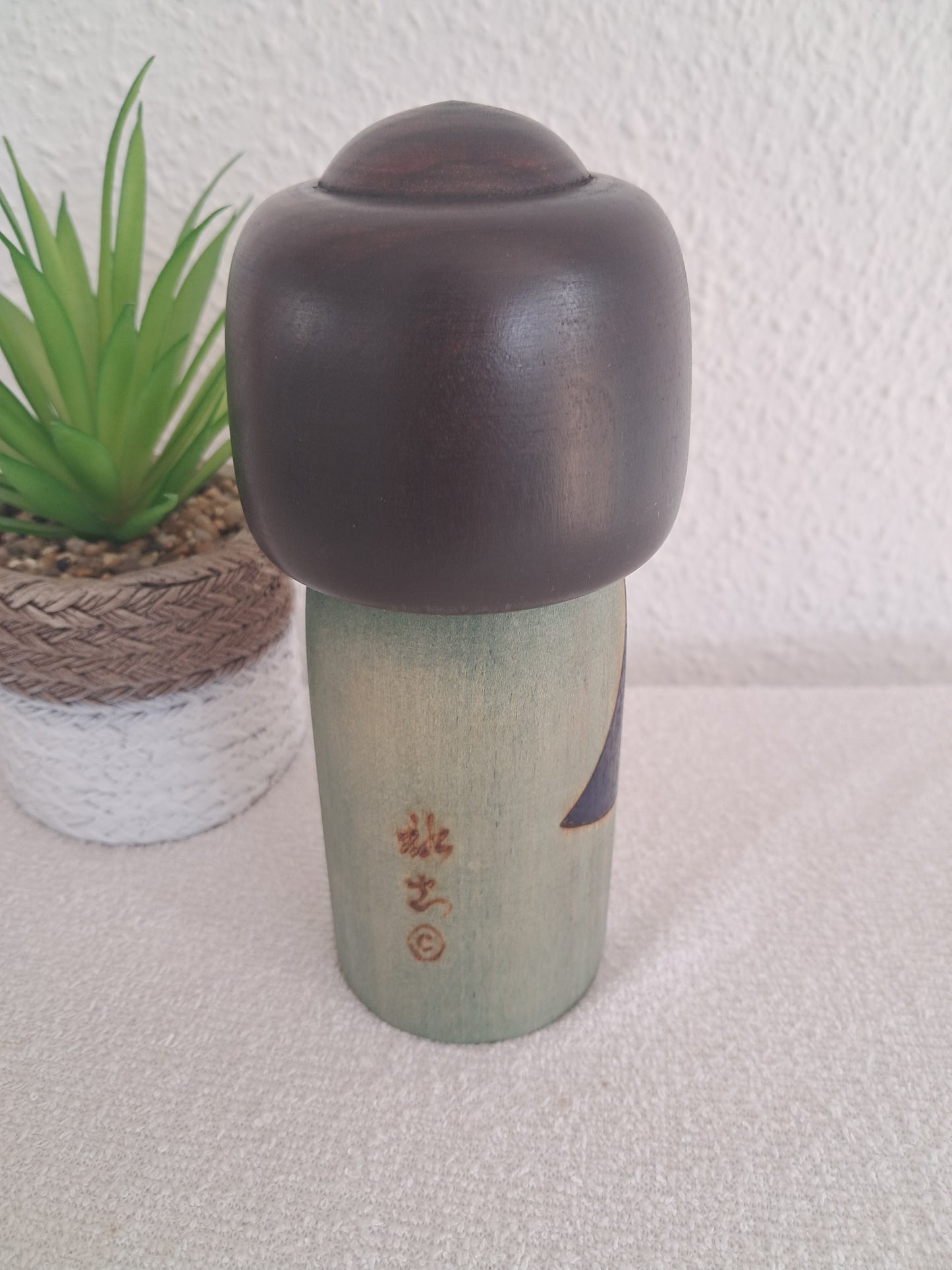 Beautiful Gumma kokeshi Made by Yuji Kawase (1938-)