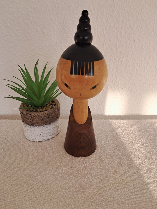 Exclusive kokeshi by Aida Harumine ( Seihou ) (1926-1998)