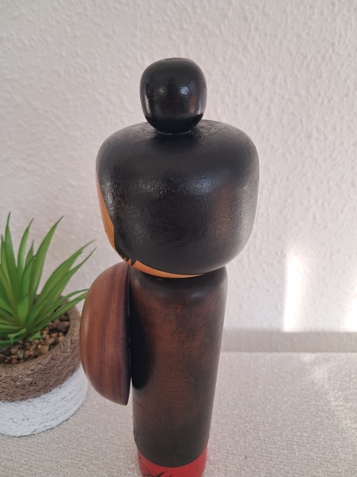 Beautiful Sosaku kokeshi made by Hideo Ishihara (1925-1999)