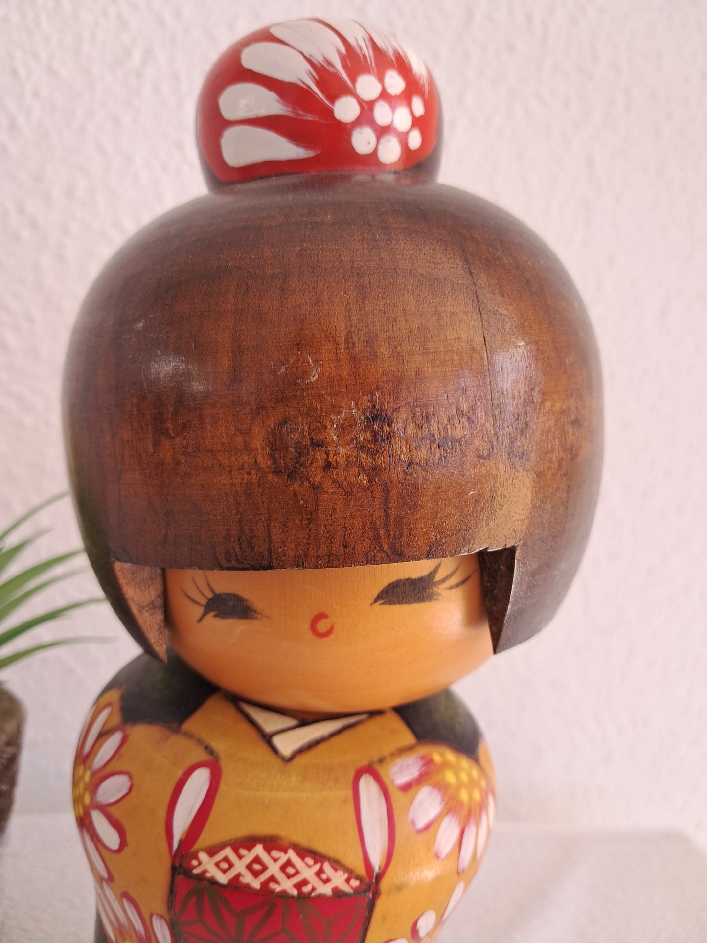 Rare kokeshi by female artisan Chie Tamura