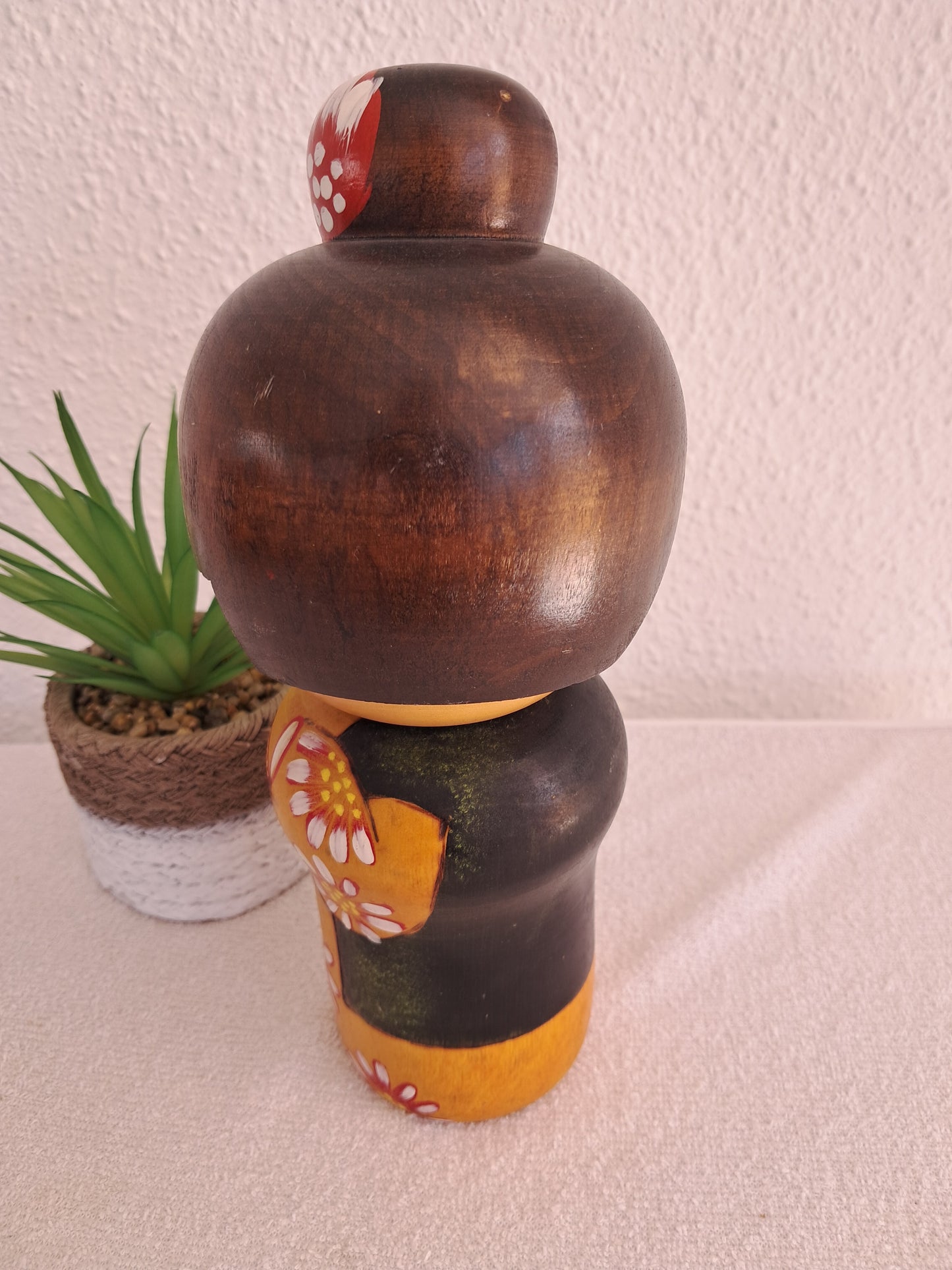 Rare kokeshi by female artisan Chie Tamura