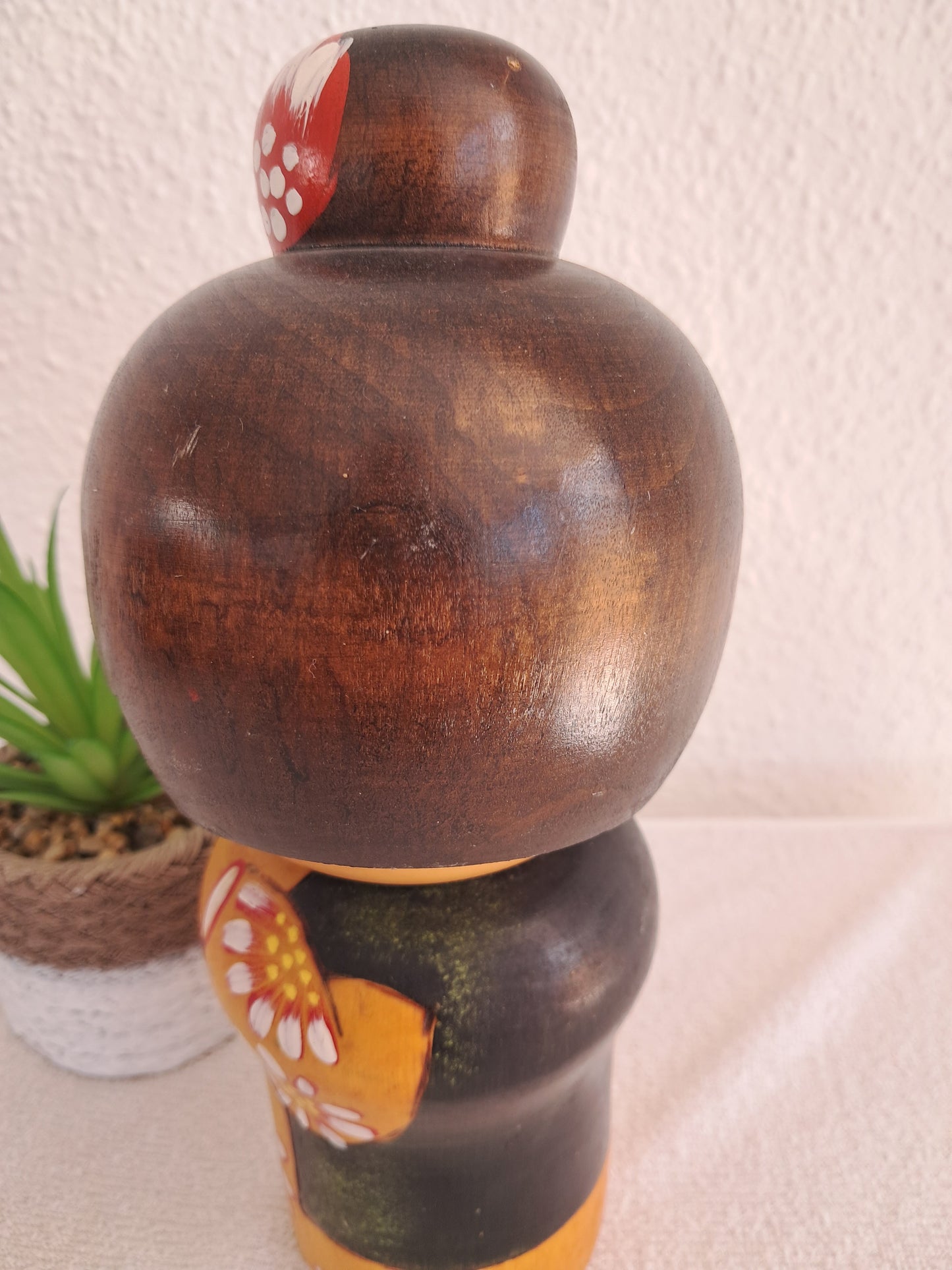 Rare kokeshi by female artisan Chie Tamura