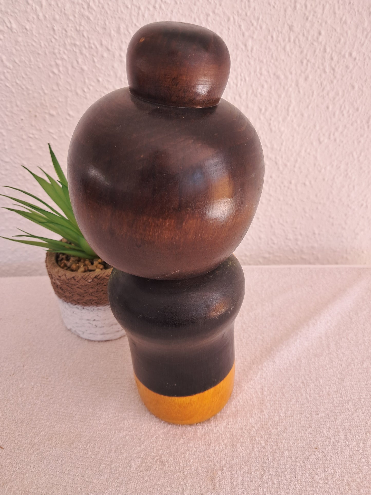 Rare kokeshi by female artisan Chie Tamura