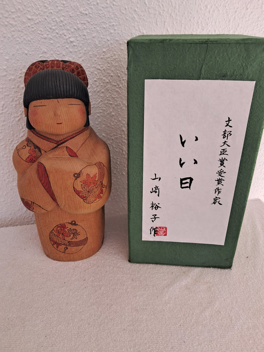 Exclusive large Kokeshi made by Yuko Yamazaki (1956-) Award winning kokeshi!! Museum quality!