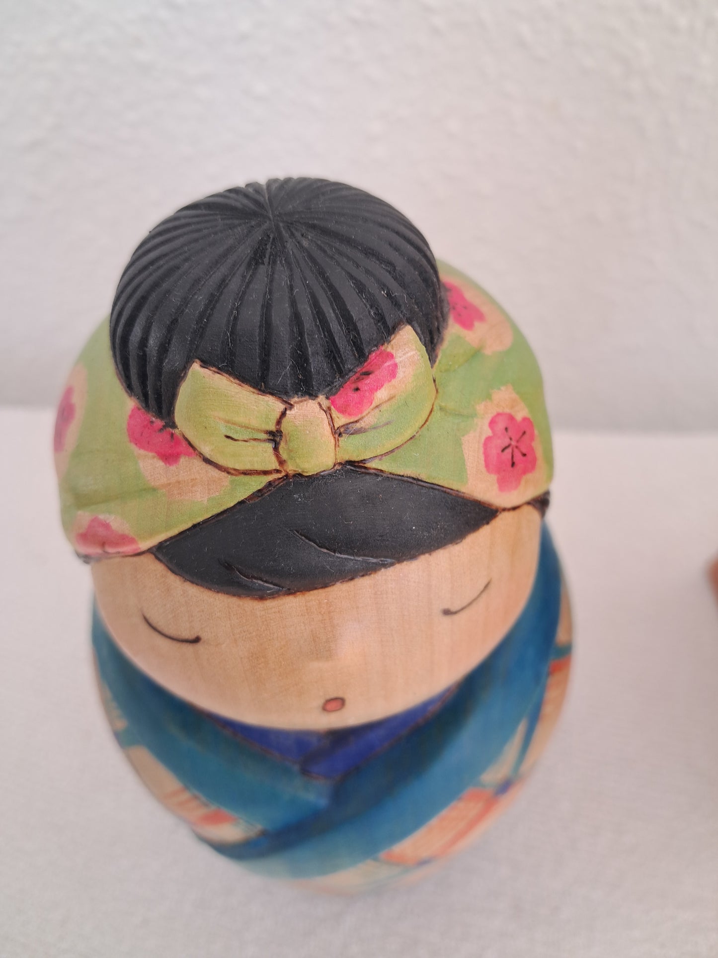 Exclusive Kokeshi made by Yuko Yamazaki (1956-) - "Babysitter"