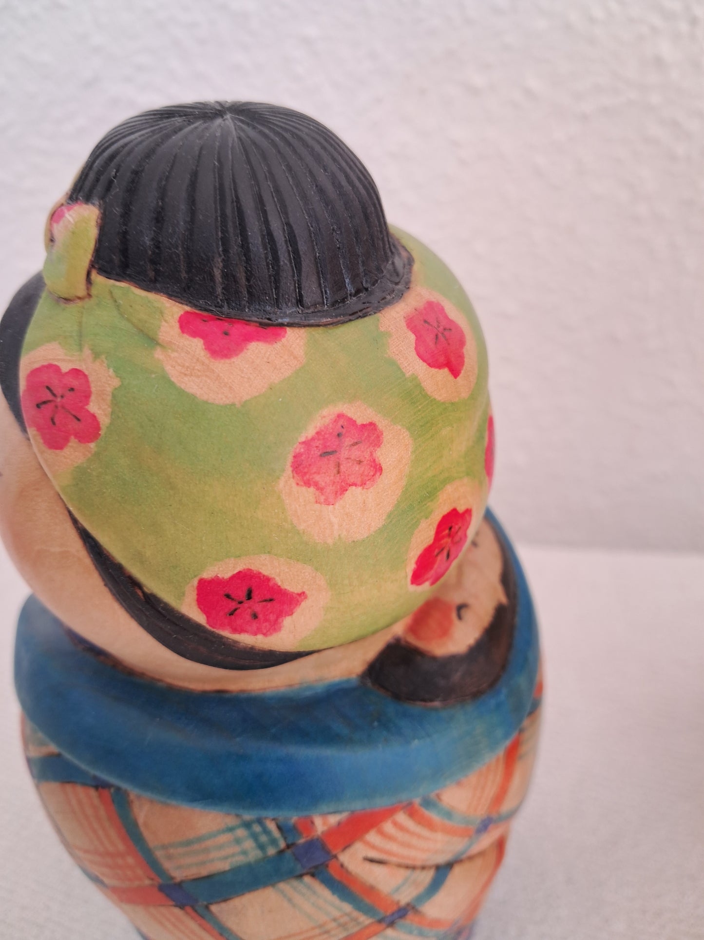 Exclusive Kokeshi made by Yuko Yamazaki (1956-) - "Babysitter"