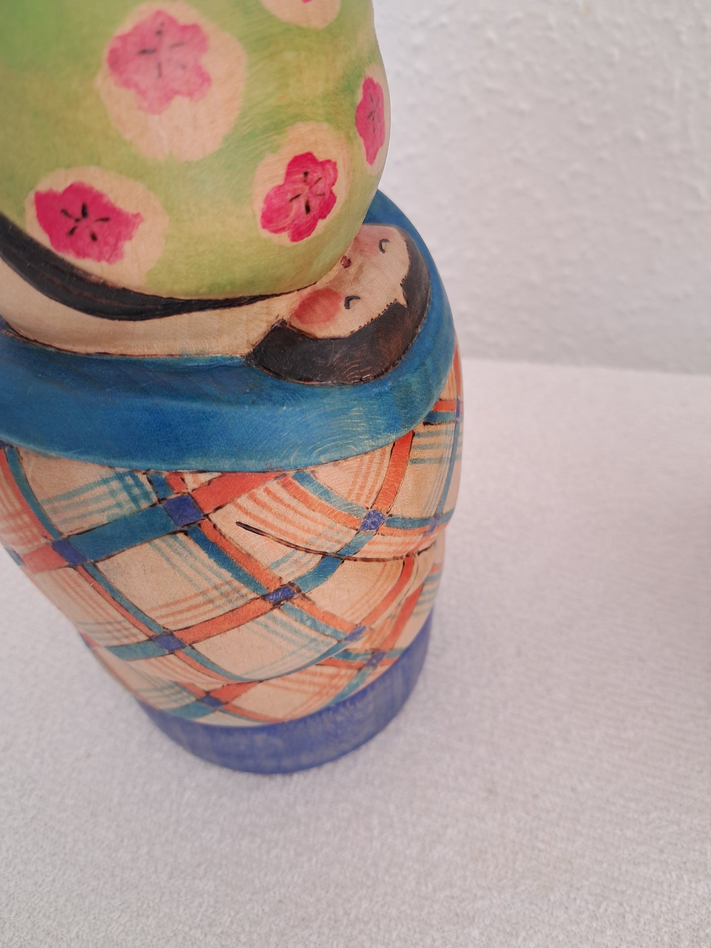 Exclusive Kokeshi made by Yuko Yamazaki (1956-) - "Babysitter"