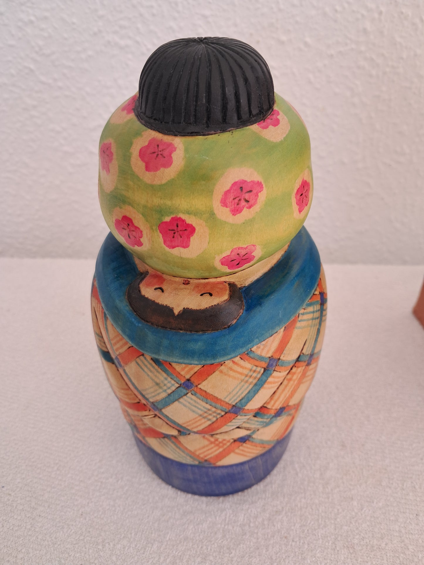 Exclusive Kokeshi made by Yuko Yamazaki (1956-) - "Babysitter"