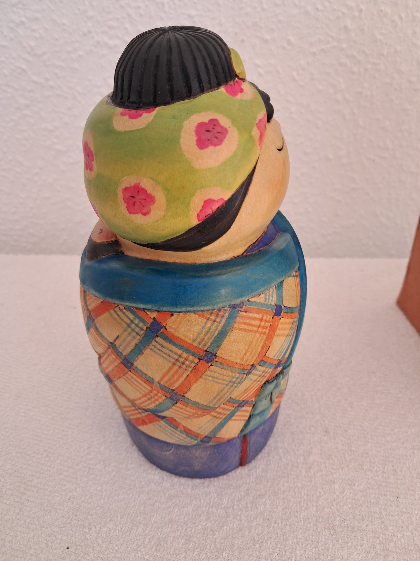 Exclusive Kokeshi made by Yuko Yamazaki (1956-) - "Babysitter"