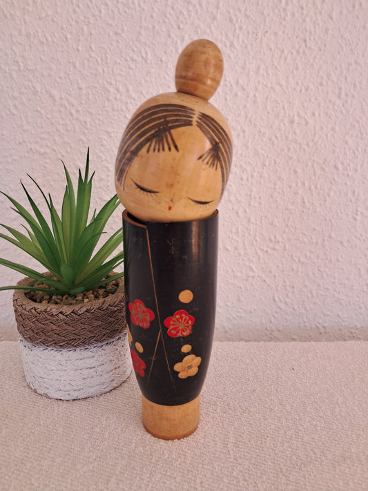 Vintage Sosaku Kokeshi made by Sato Suigai (1920-)