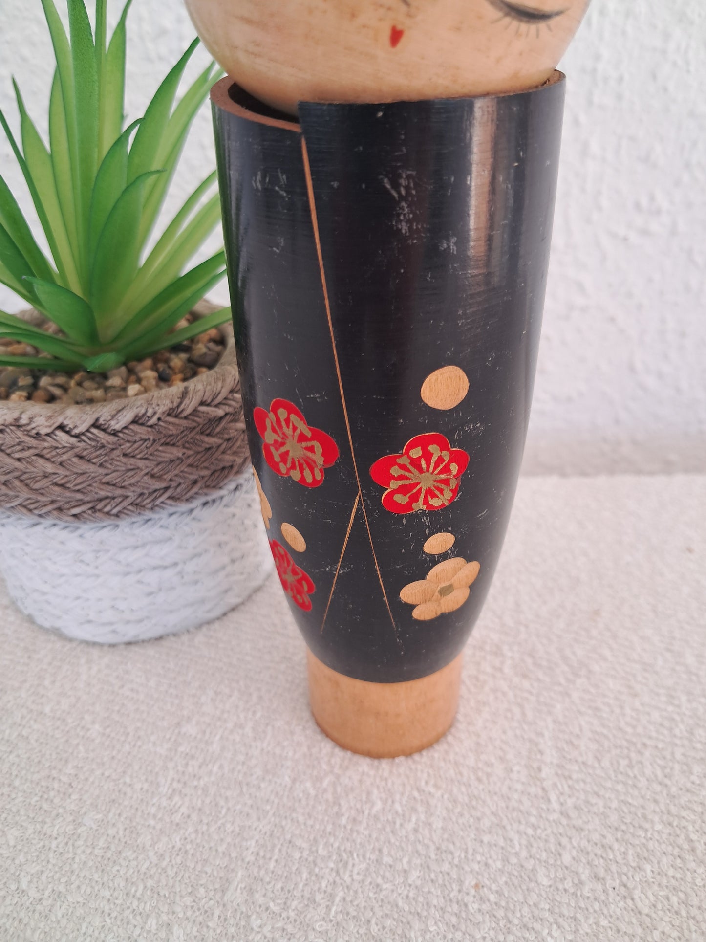 Vintage Sosaku Kokeshi made by Sato Suigai (1920-)