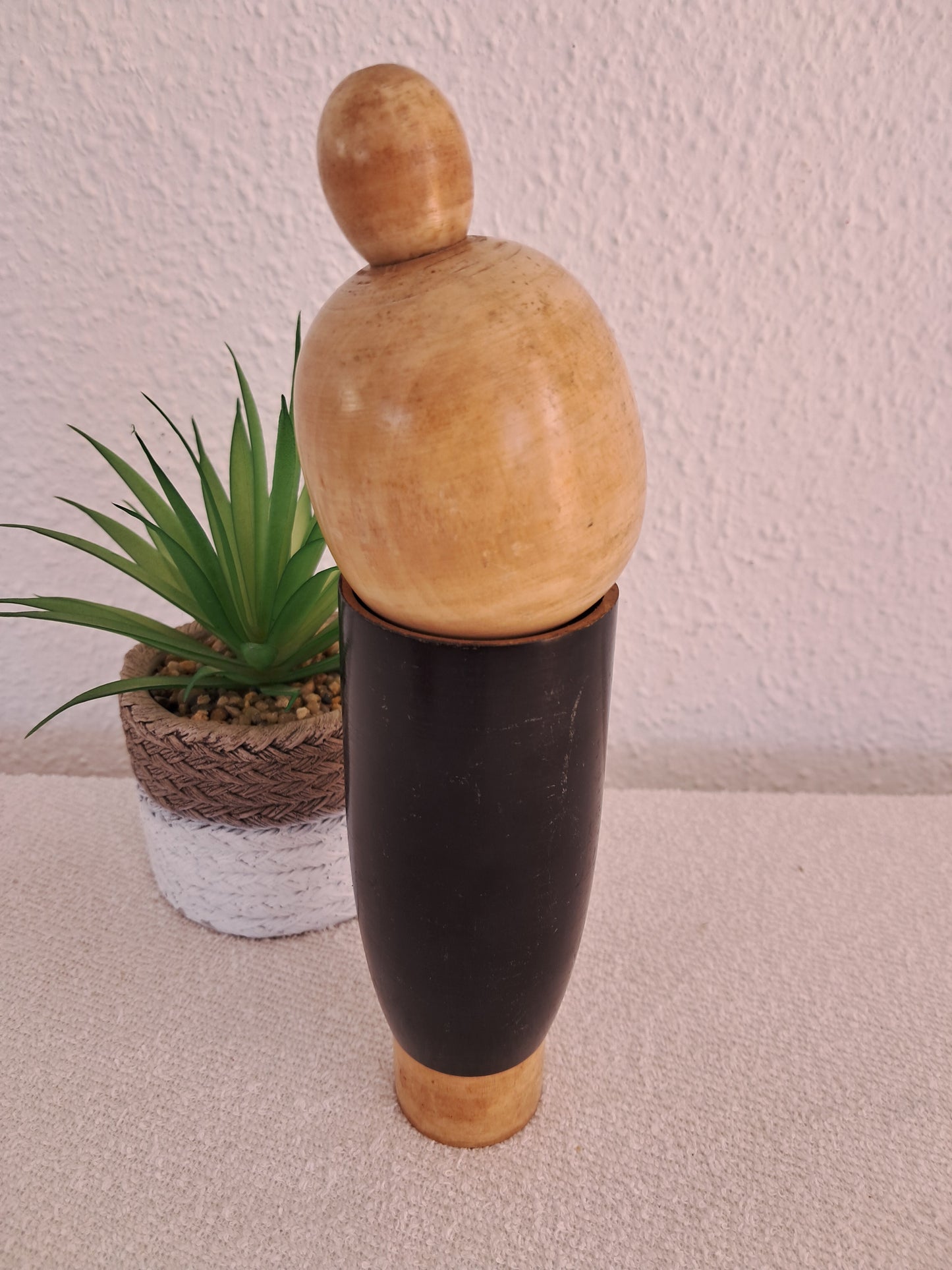 Vintage Sosaku Kokeshi made by Sato Suigai (1920-)