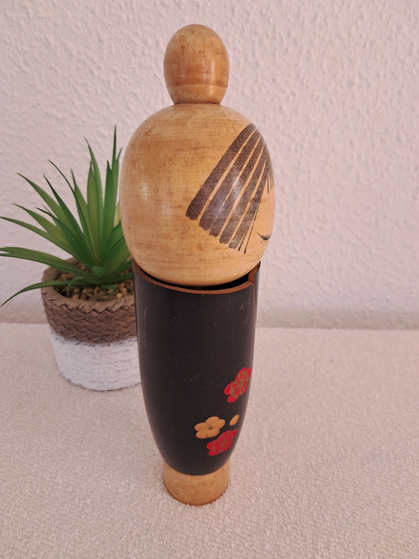 Vintage Sosaku Kokeshi made by Sato Suigai (1920-)