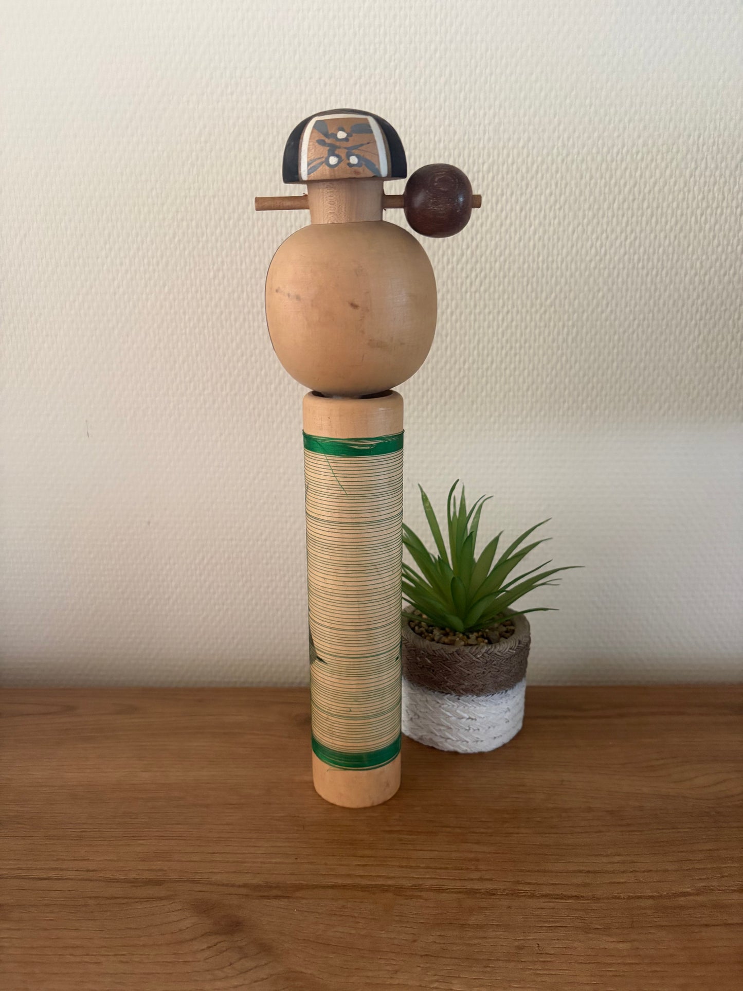 Rare vintage Sosaku kokeshi by Aida Seiho (Harumine) (1926-1998)