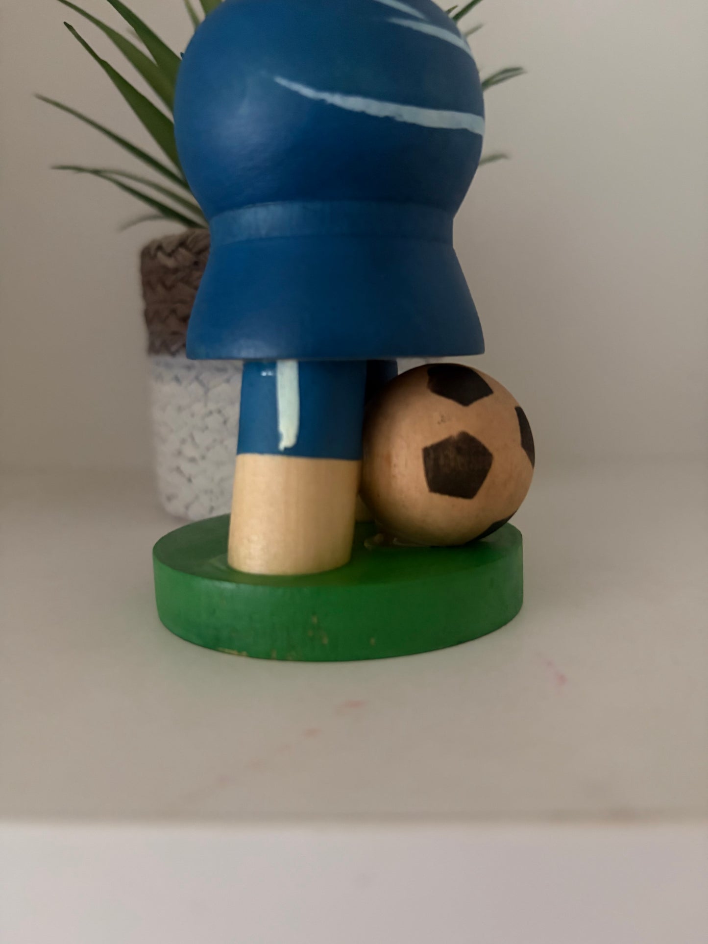 Vintage Sosaku kokeshi by Aoki Ryoka (1931-)