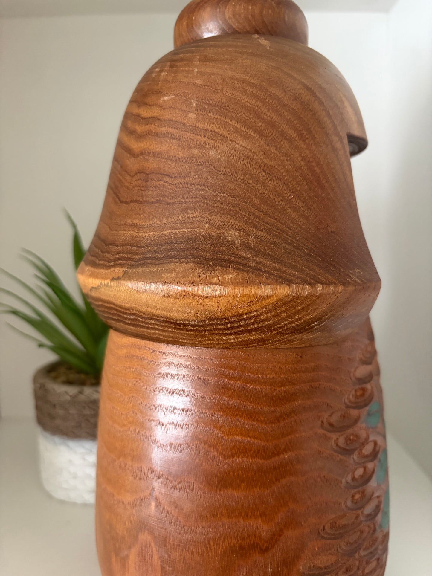Rare vintage Sosaku kokeshi by Aida Seiho (Harumine) (1926-1998)
