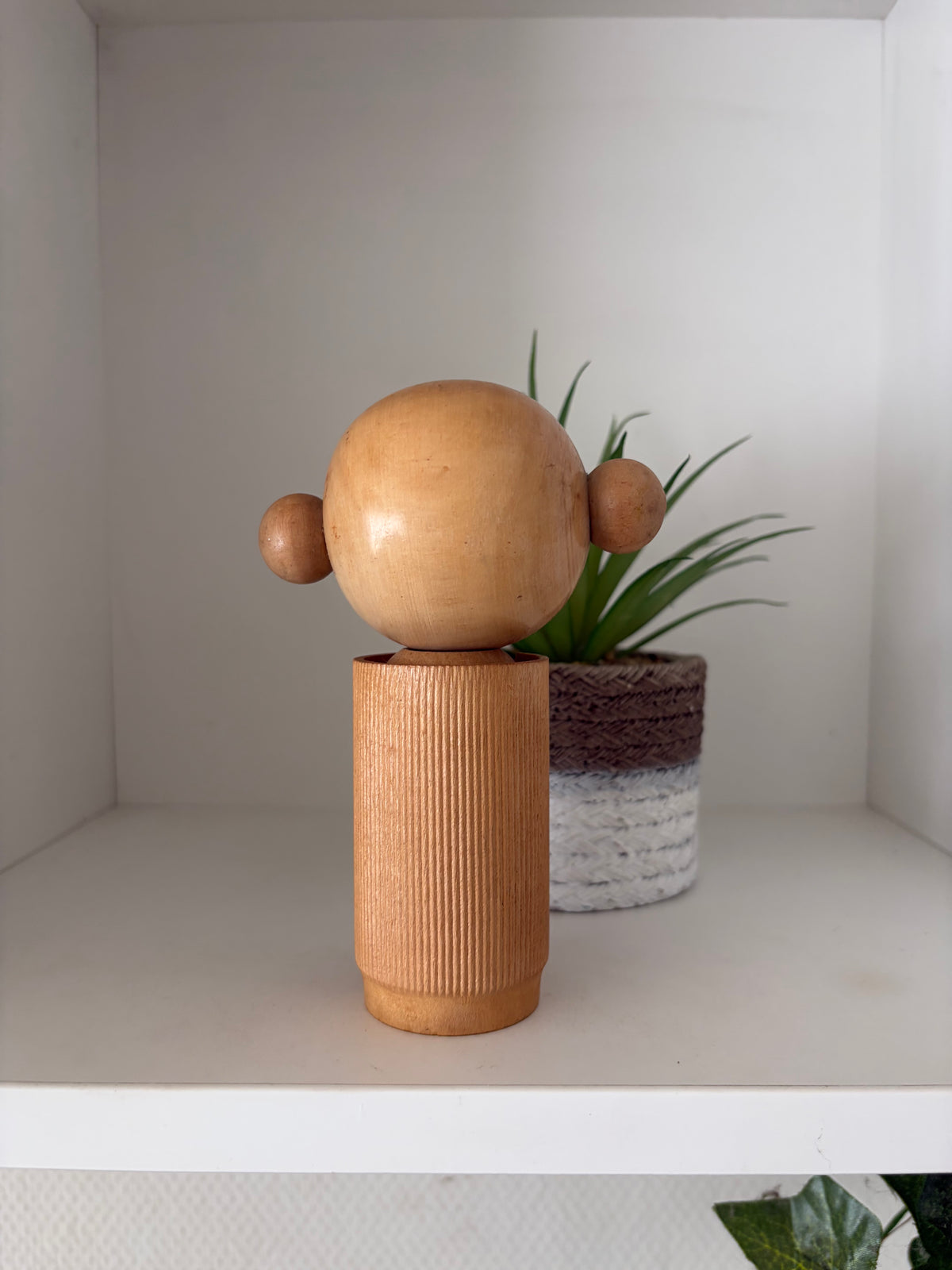 Lovely vintage Sosaku kokeshi by Tomio Ishida