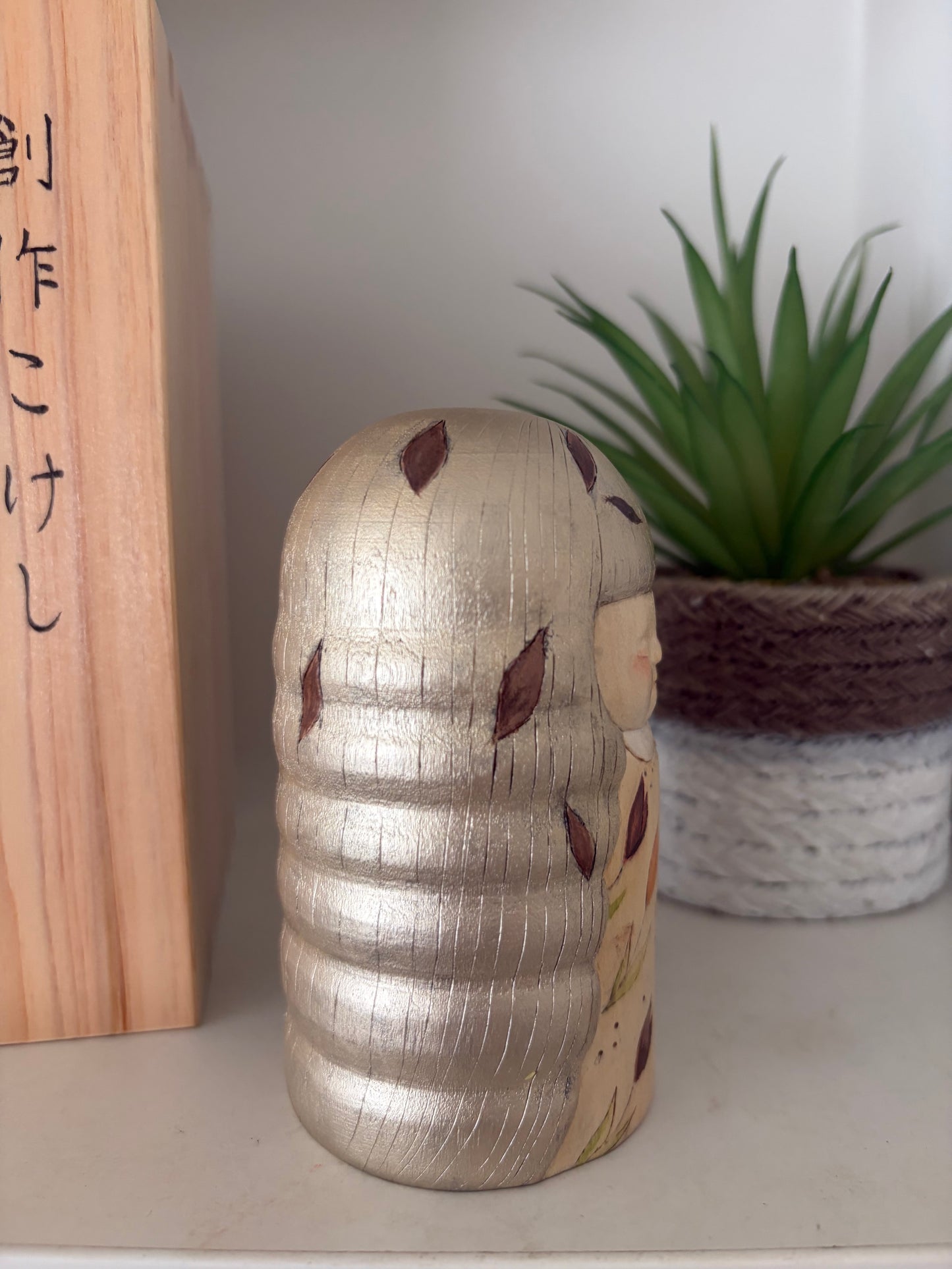 Exclusive one off a kind kokeshi by Nagisa Hirano!