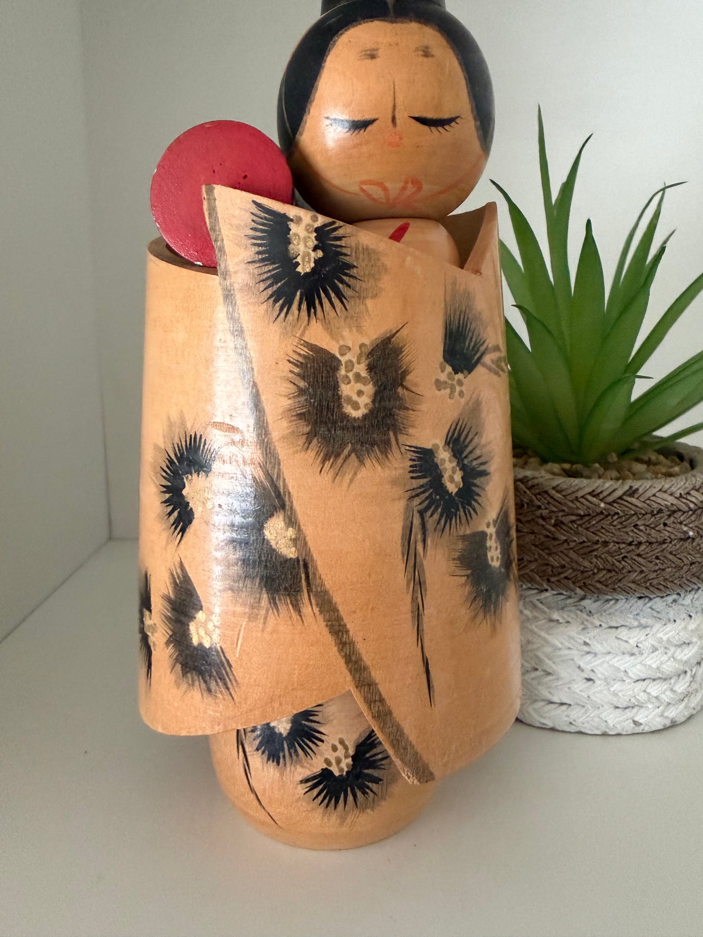 Vintage Sosaku kokeshi by Hajime with drum