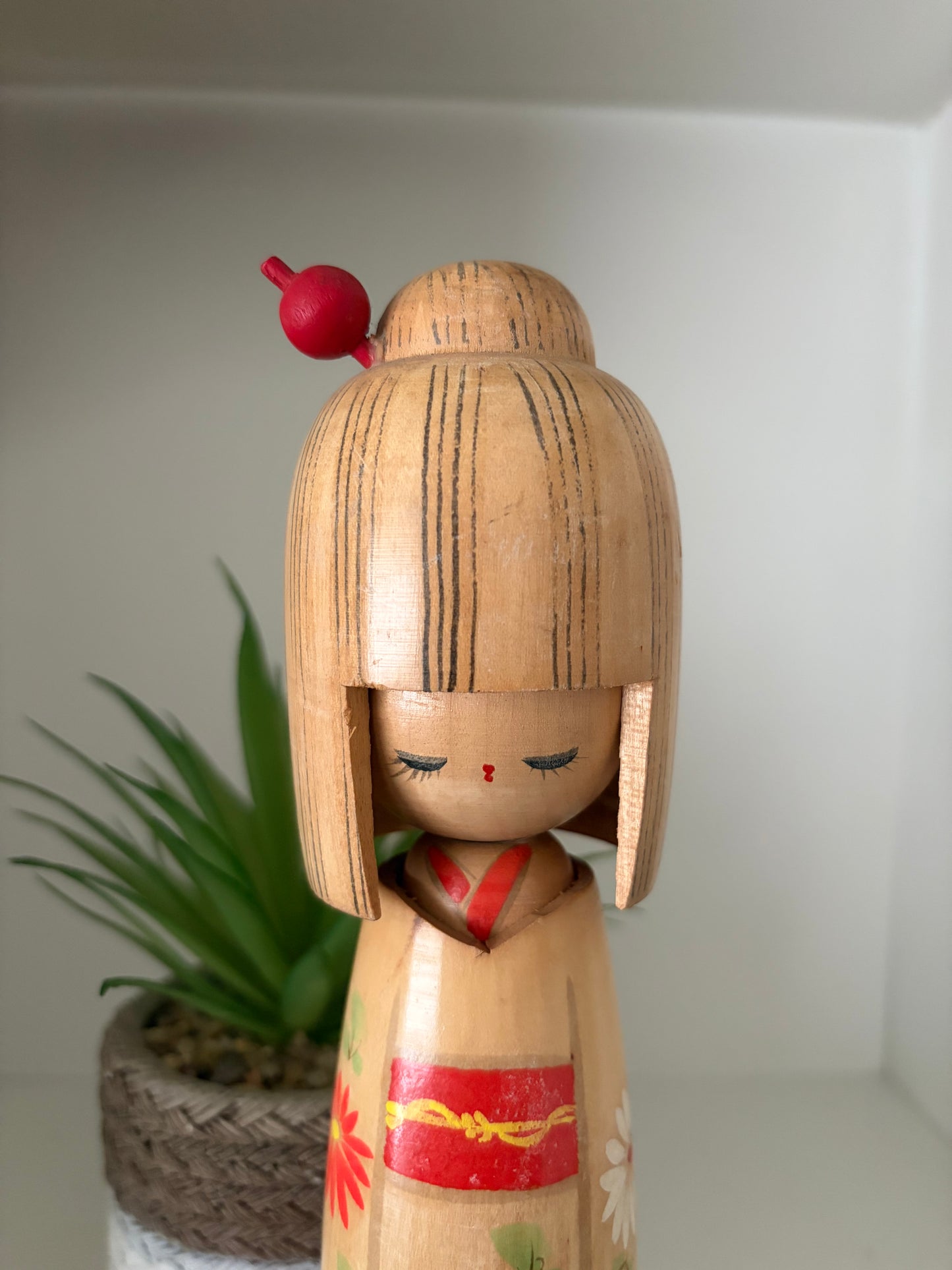 Vintage Sosaku kokeshi by Hajime Miyashita (1940-)