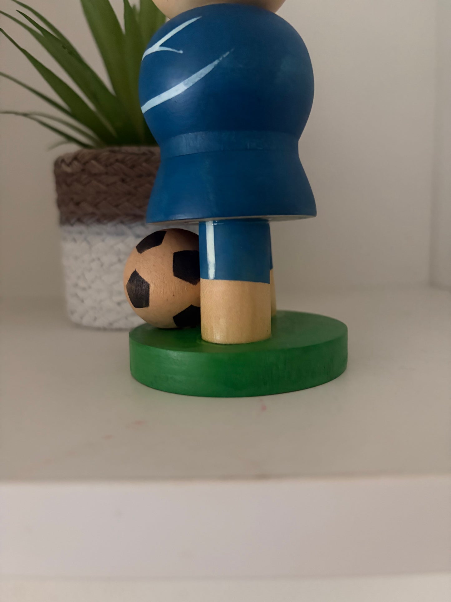 Vintage Sosaku kokeshi by Aoki Ryoka (1931-)