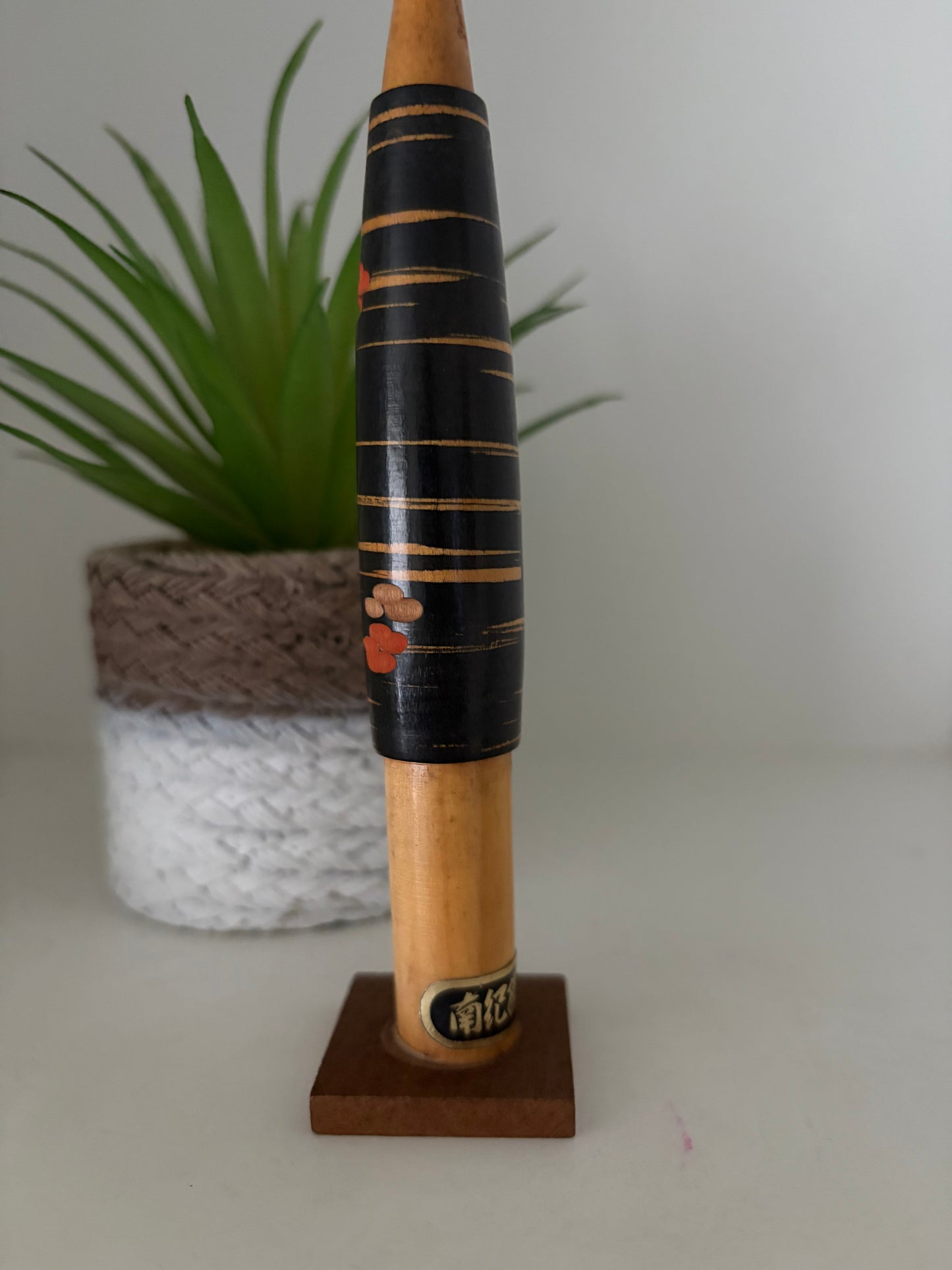 Vintage Sosaku kokeshi by Takanashi Hanpuushi