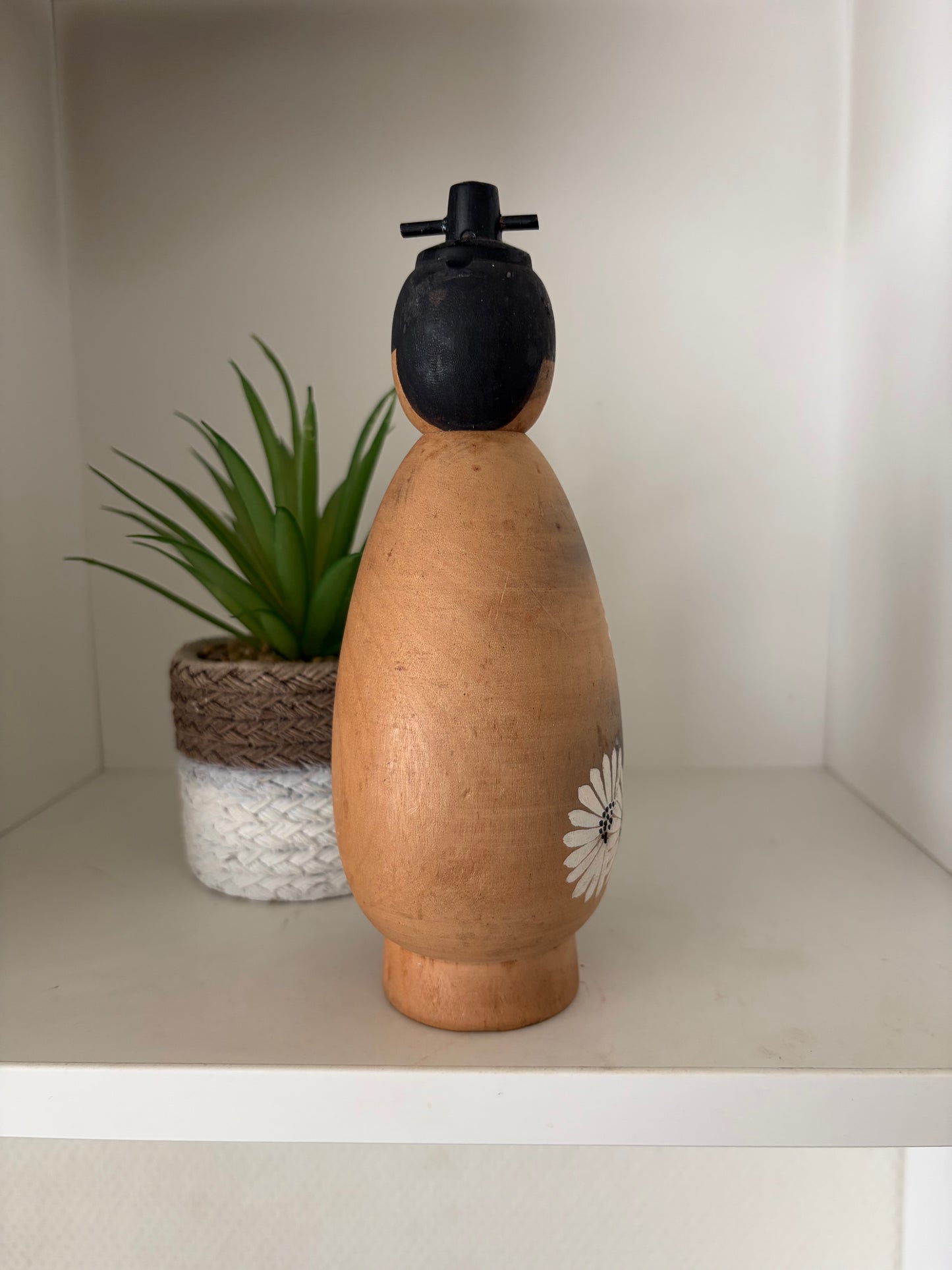 Lovely vintage Sosaku kokeshi by Aoki Ryoka (1931-)