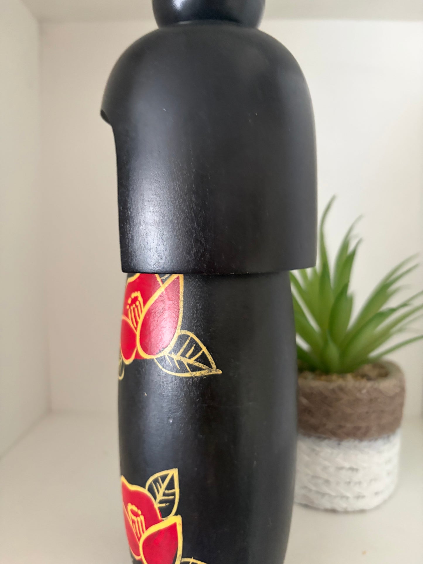 Vintage Gumma kokeshi by Hajime Miyashita (1940-)